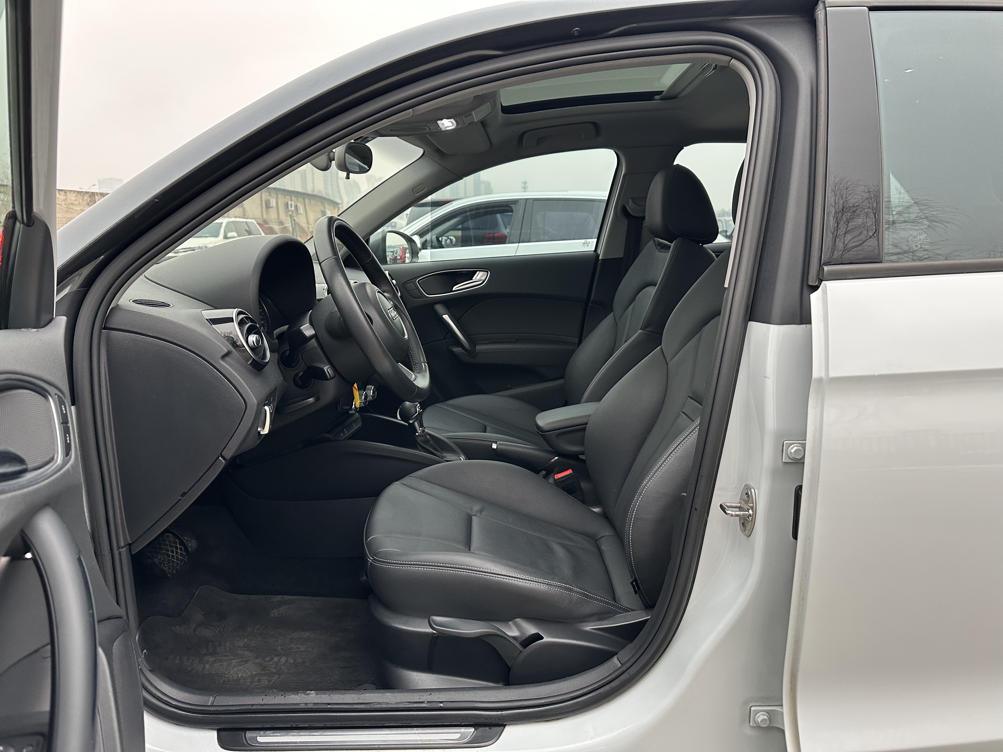 Audi A1 2013 car image #8