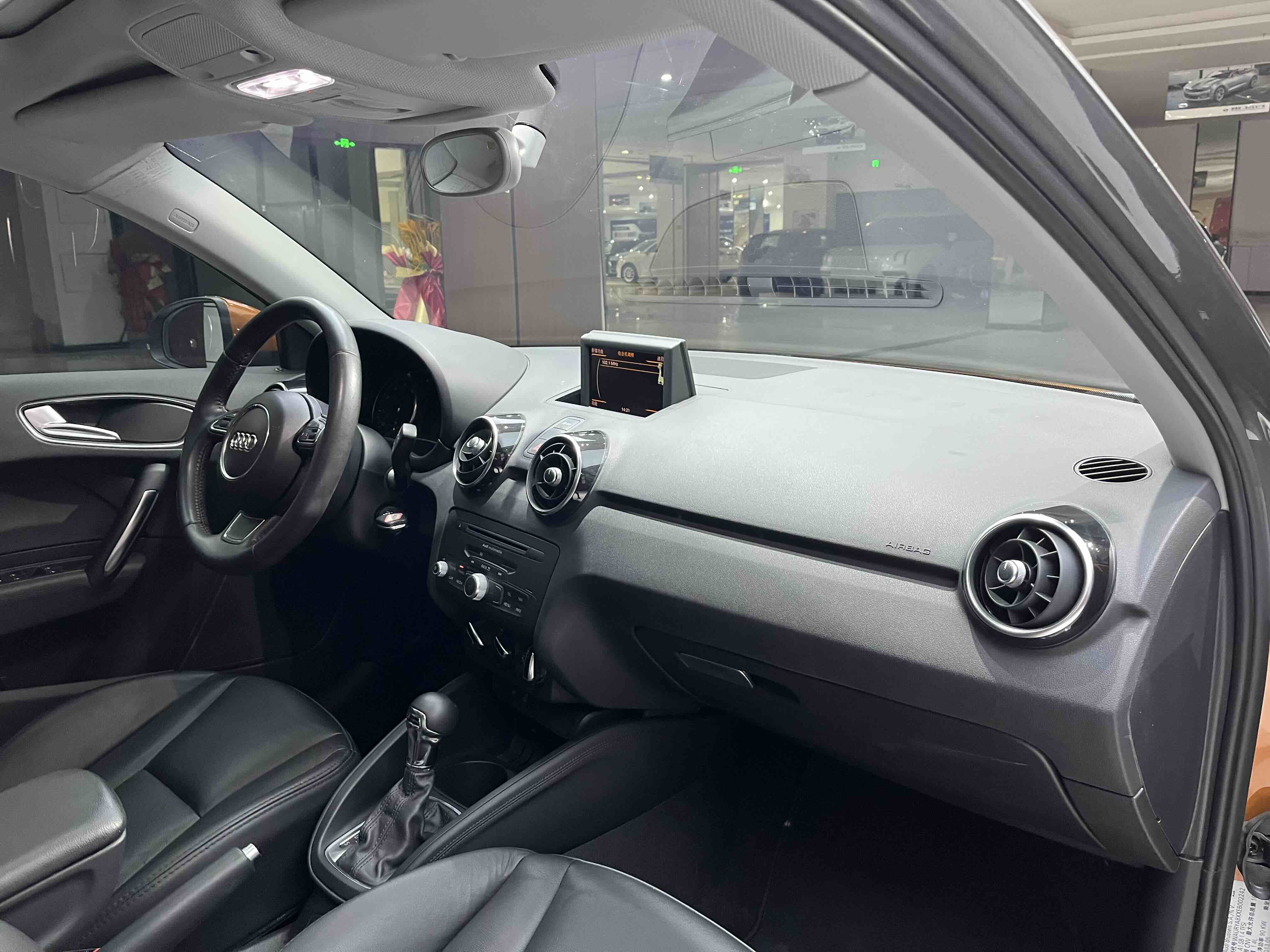 Audi A1 2013 car image #8