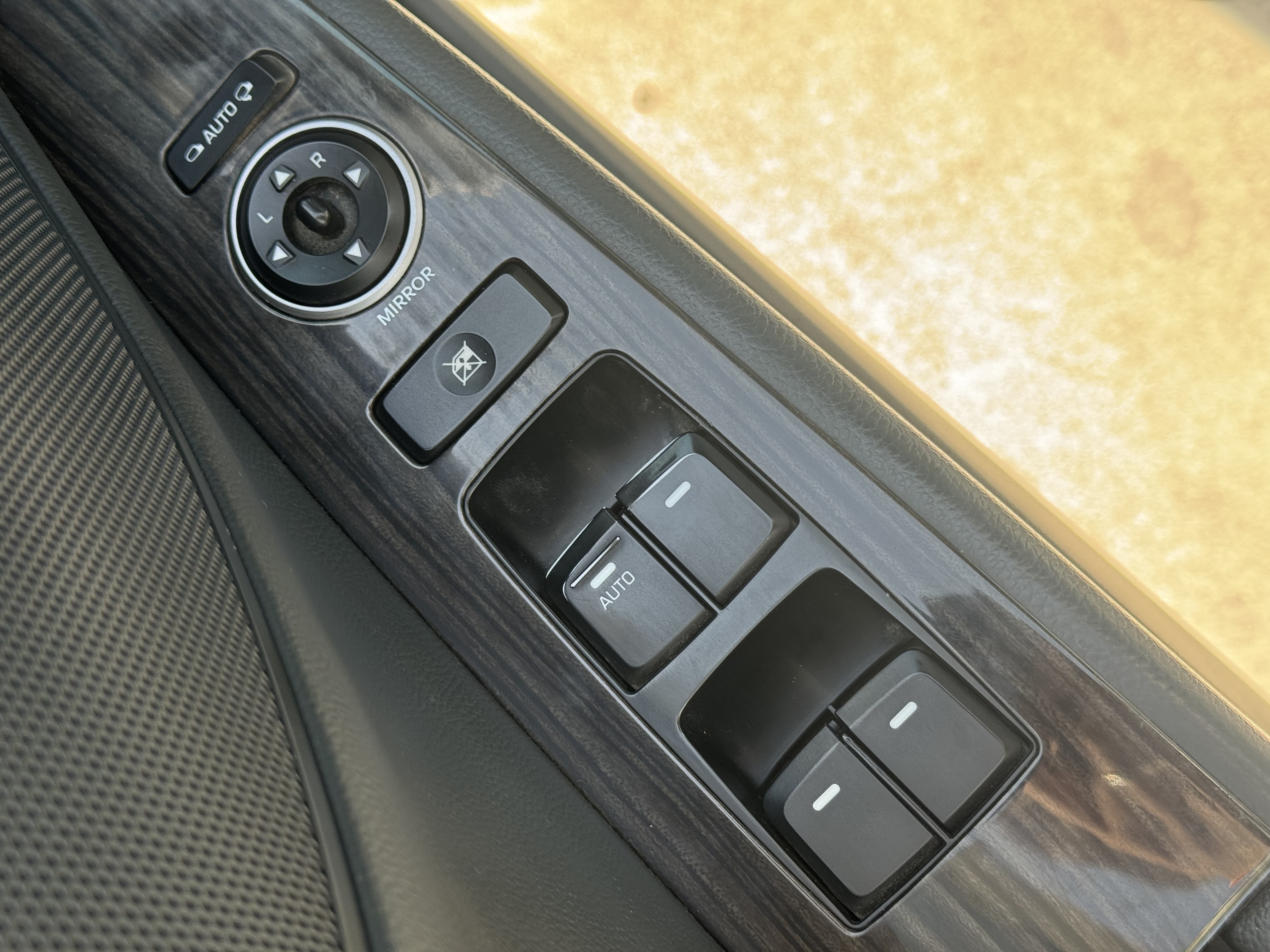 Hyundai Mistra 2016 car image #8