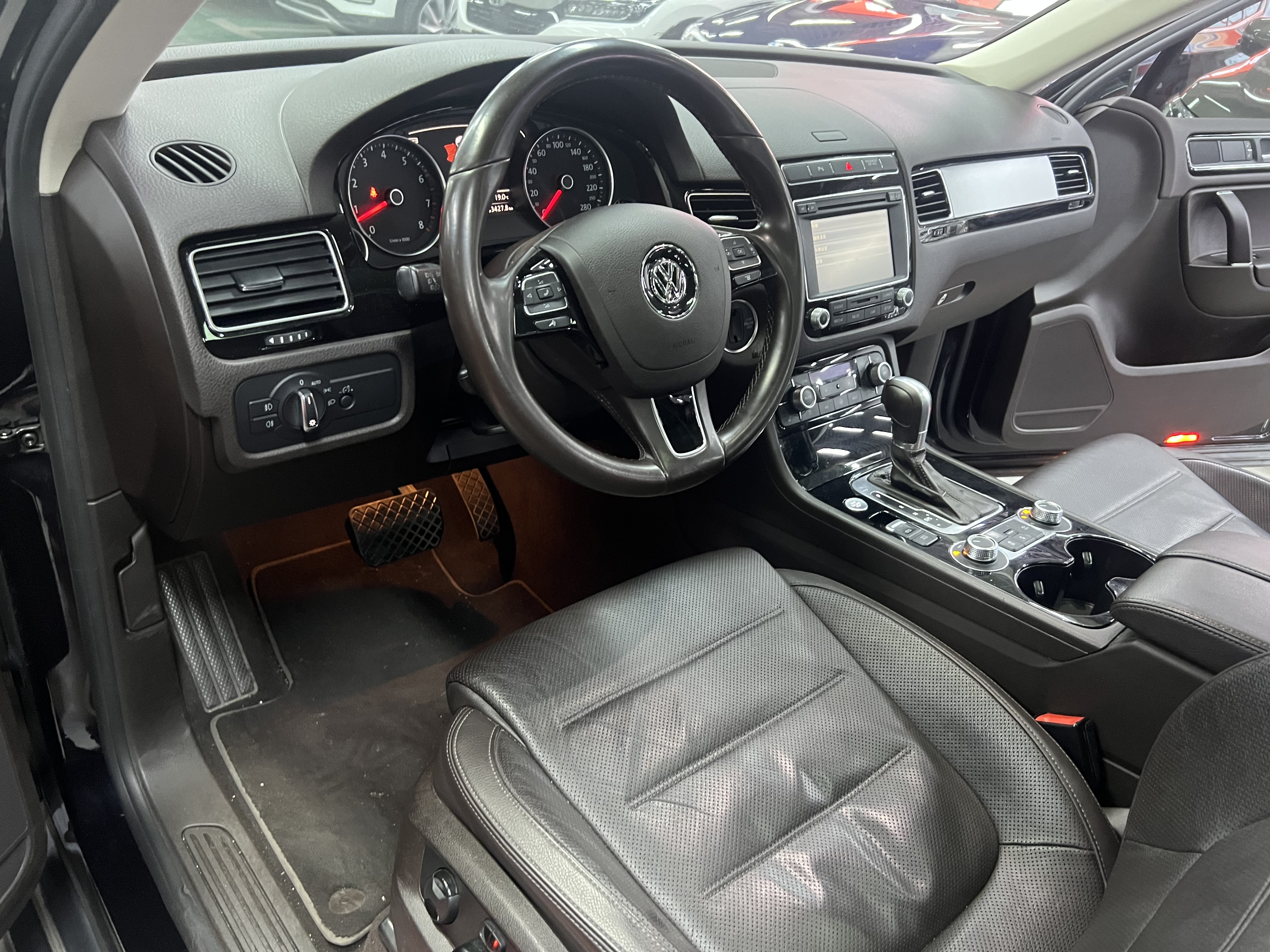 Volkswagen Touareg 2016 car image #8