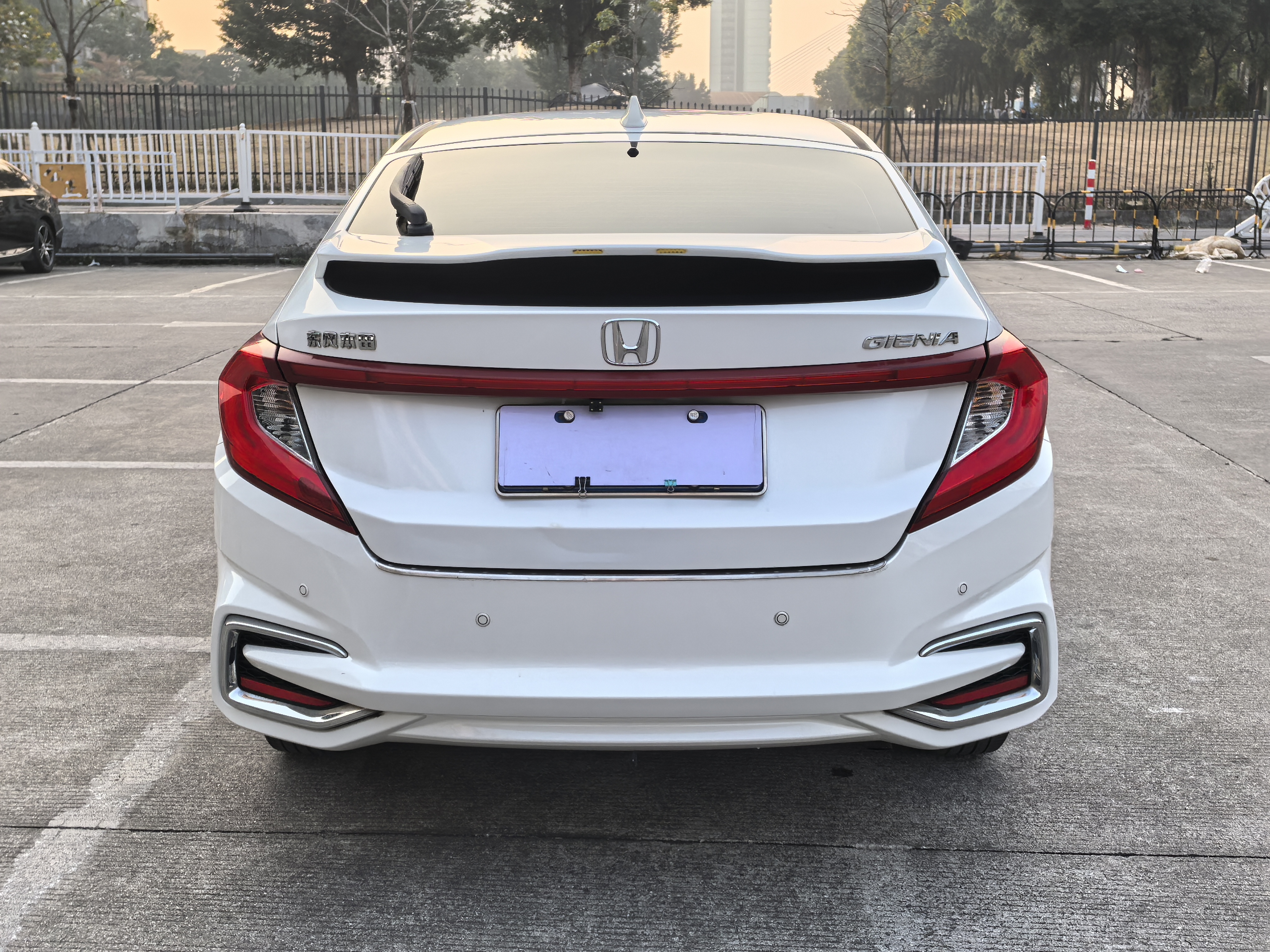 Honda Gienia 2018 car image #8