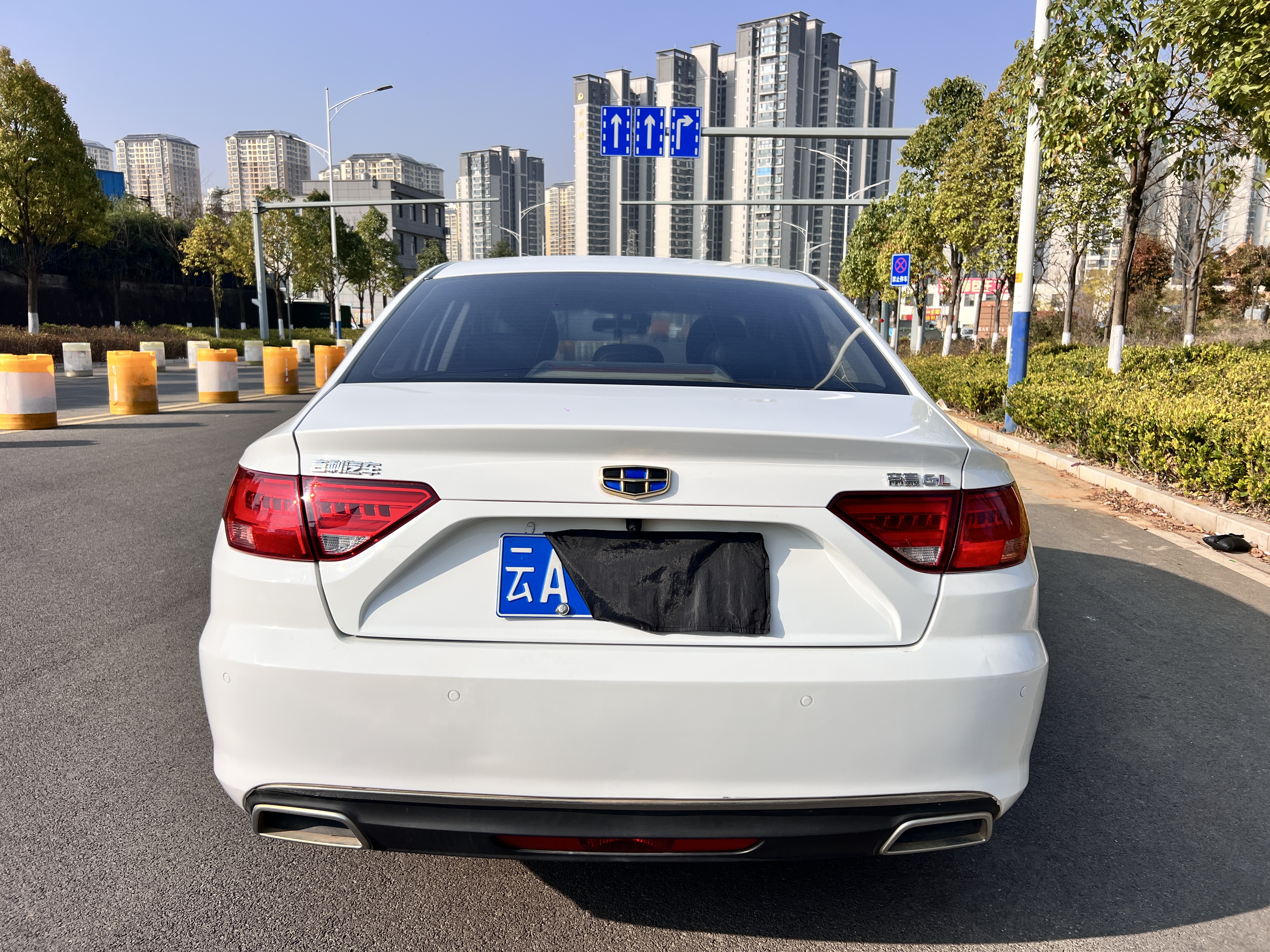 Emgrand GL 2017 #8 Emgrand GL 2017 car image #8