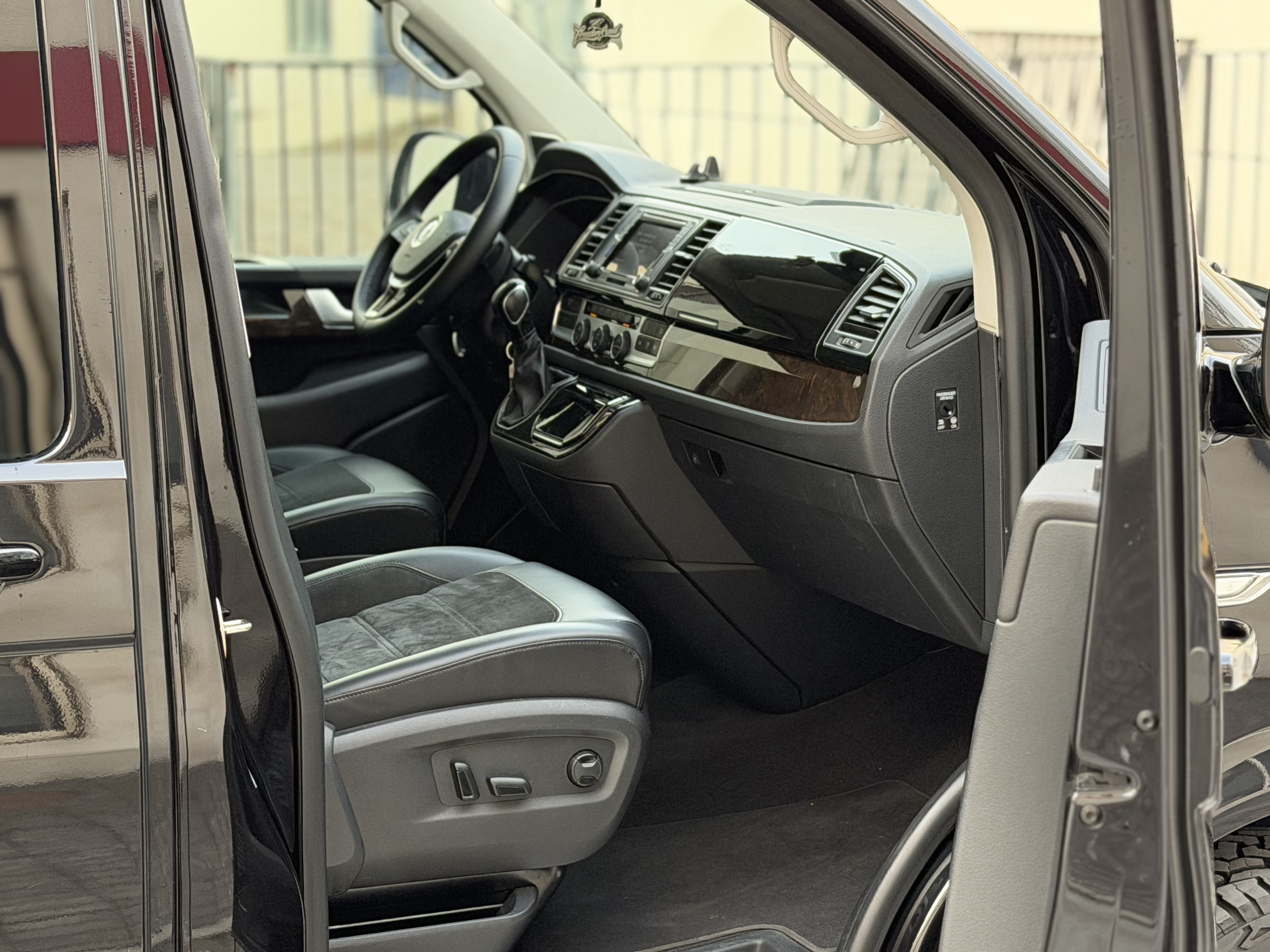 Volkswagen Multivan 2017 immagine di auto #8