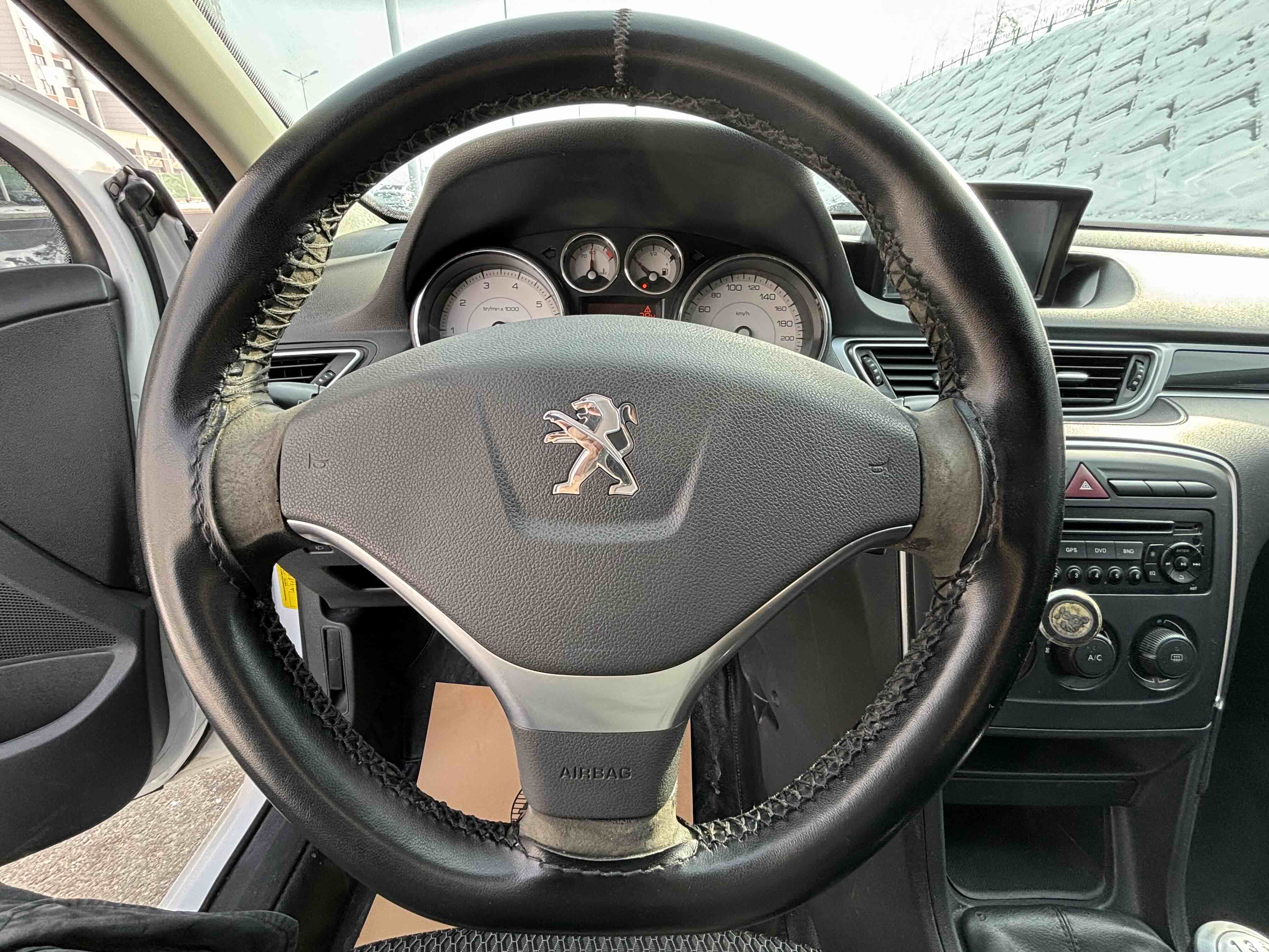 Peugeot 308 2016 car image #8