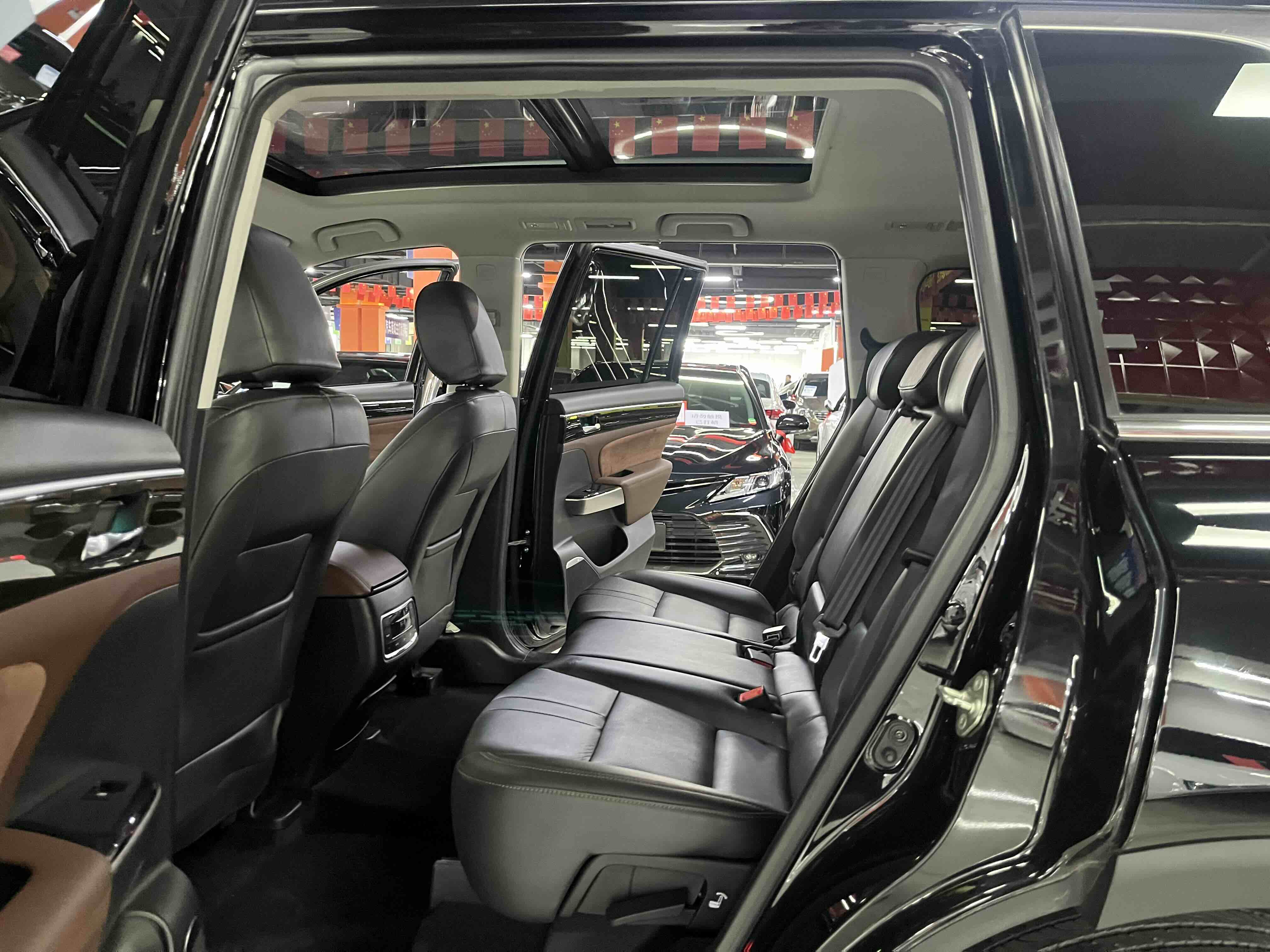 GAC Trumpchi GS8 2018 car image #8