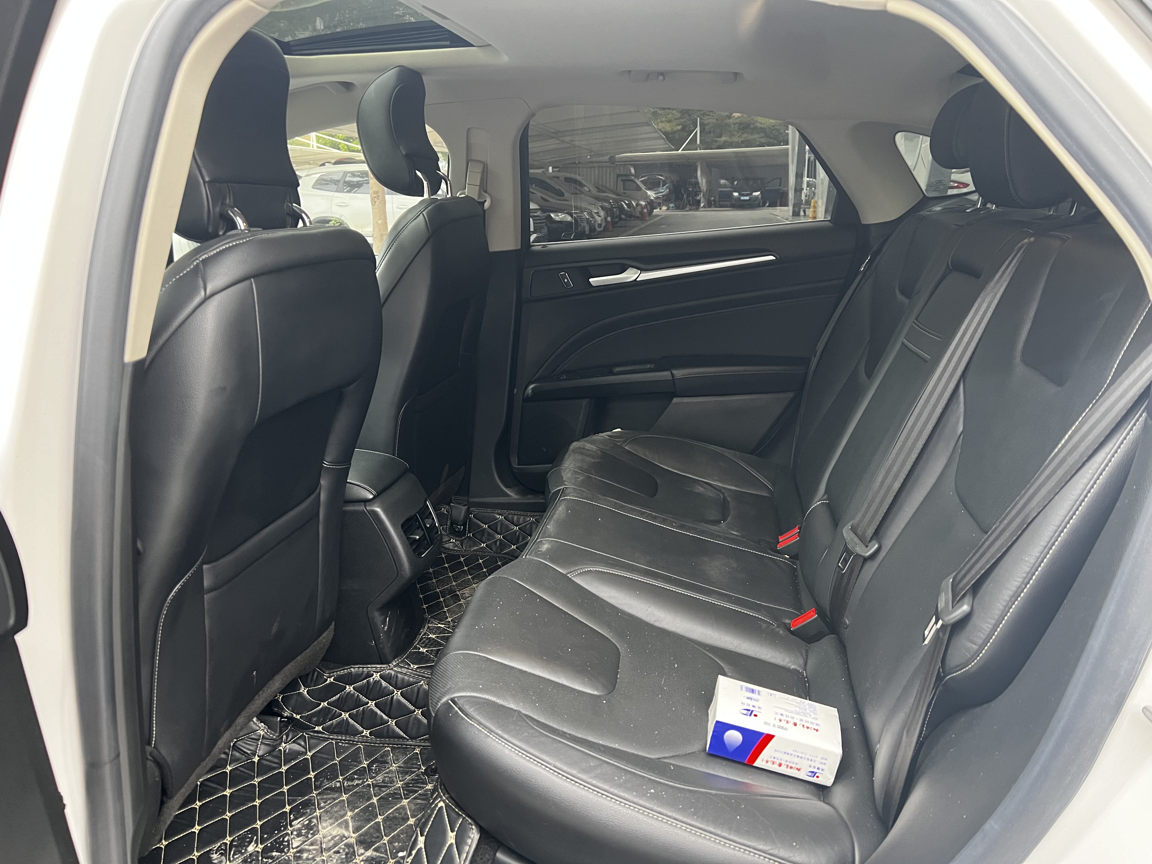 Ford Mondeo 2017 car image #8