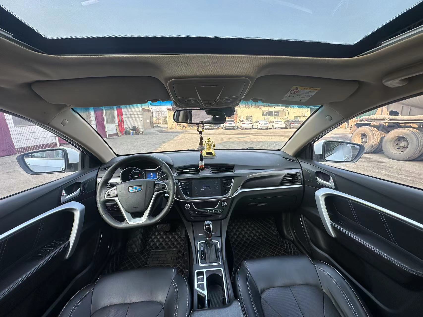 Emgrand 2017 #8 Emgrand 2017 car image #8