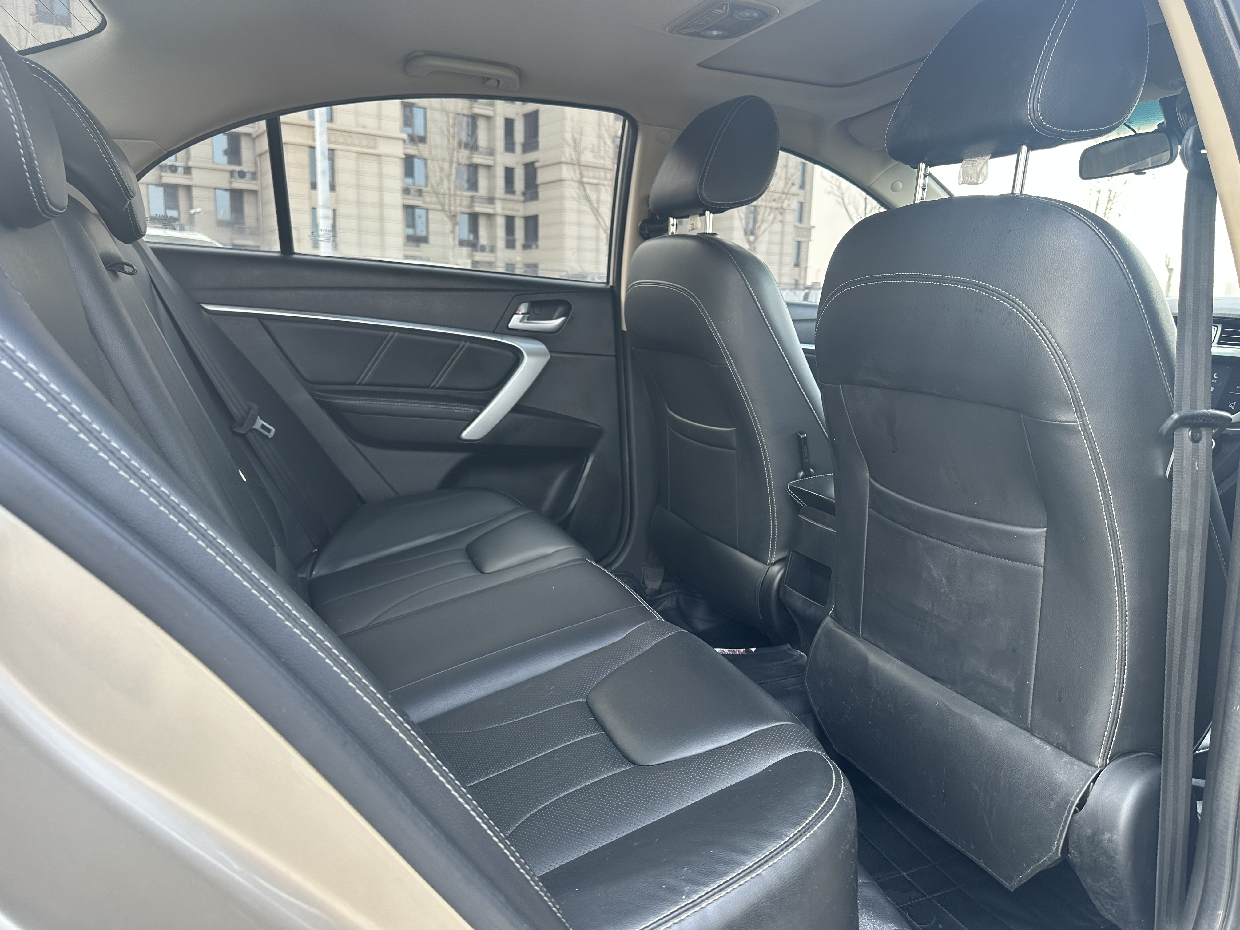 Emgrand 2017 car image #8