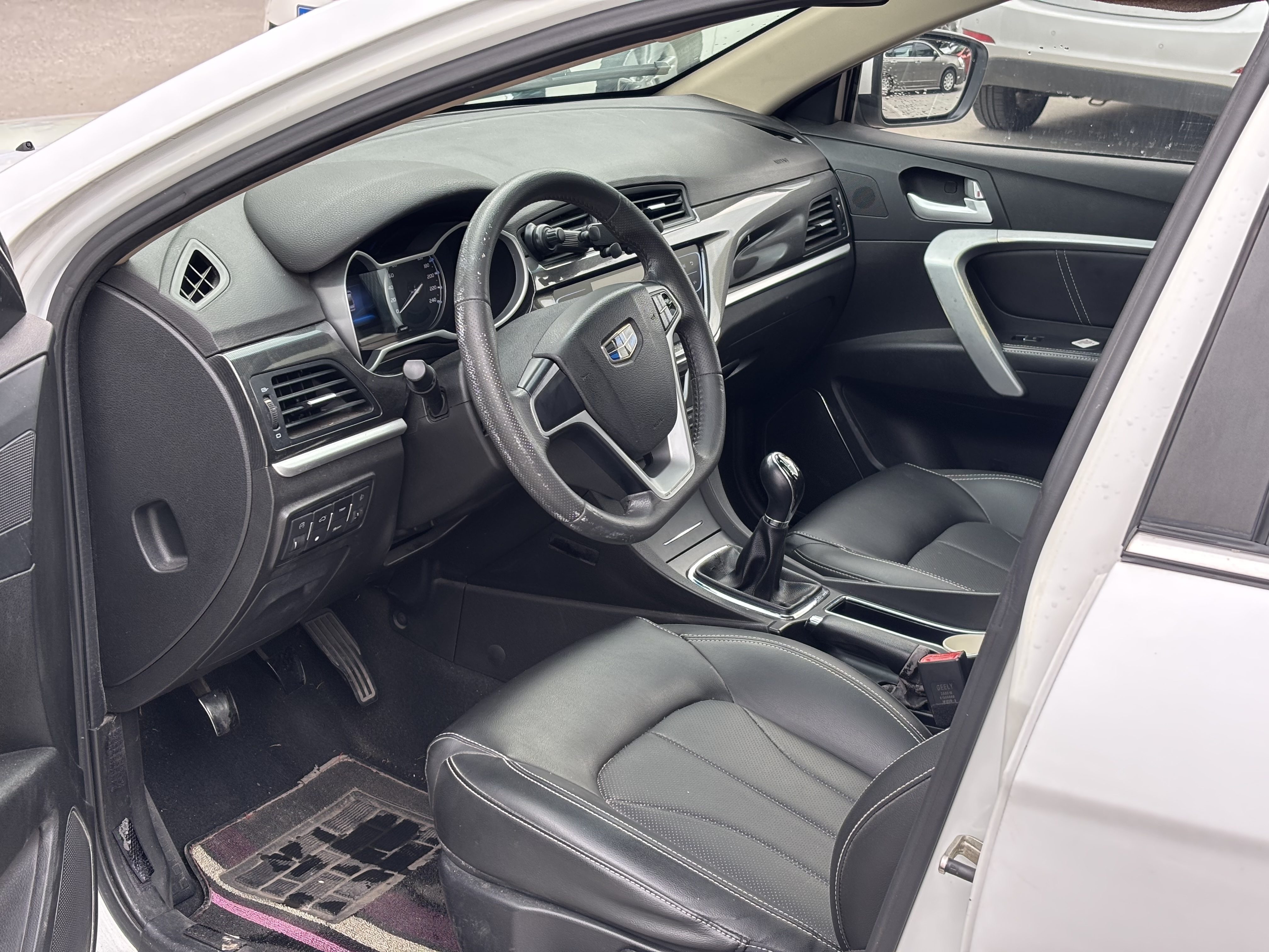 GEELY Emgrand 2017 car image #8