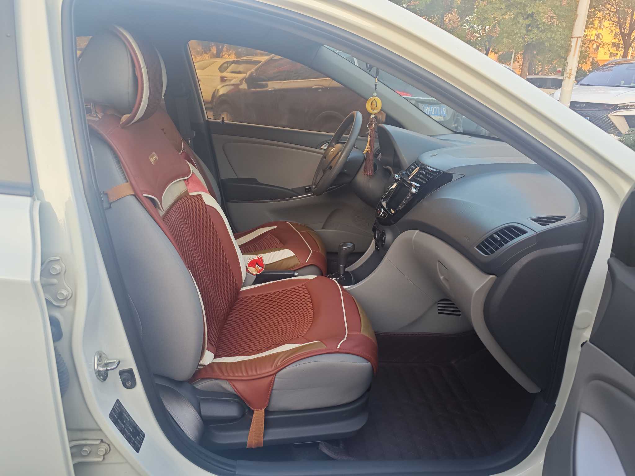 Hyundai Reina 2016 imagem de carro #8