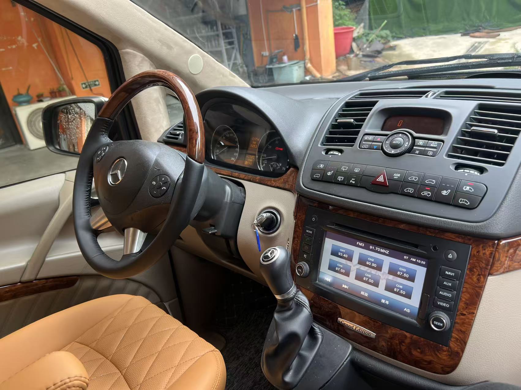 奔驰 唯雅诺 2014 汽车图片 #8