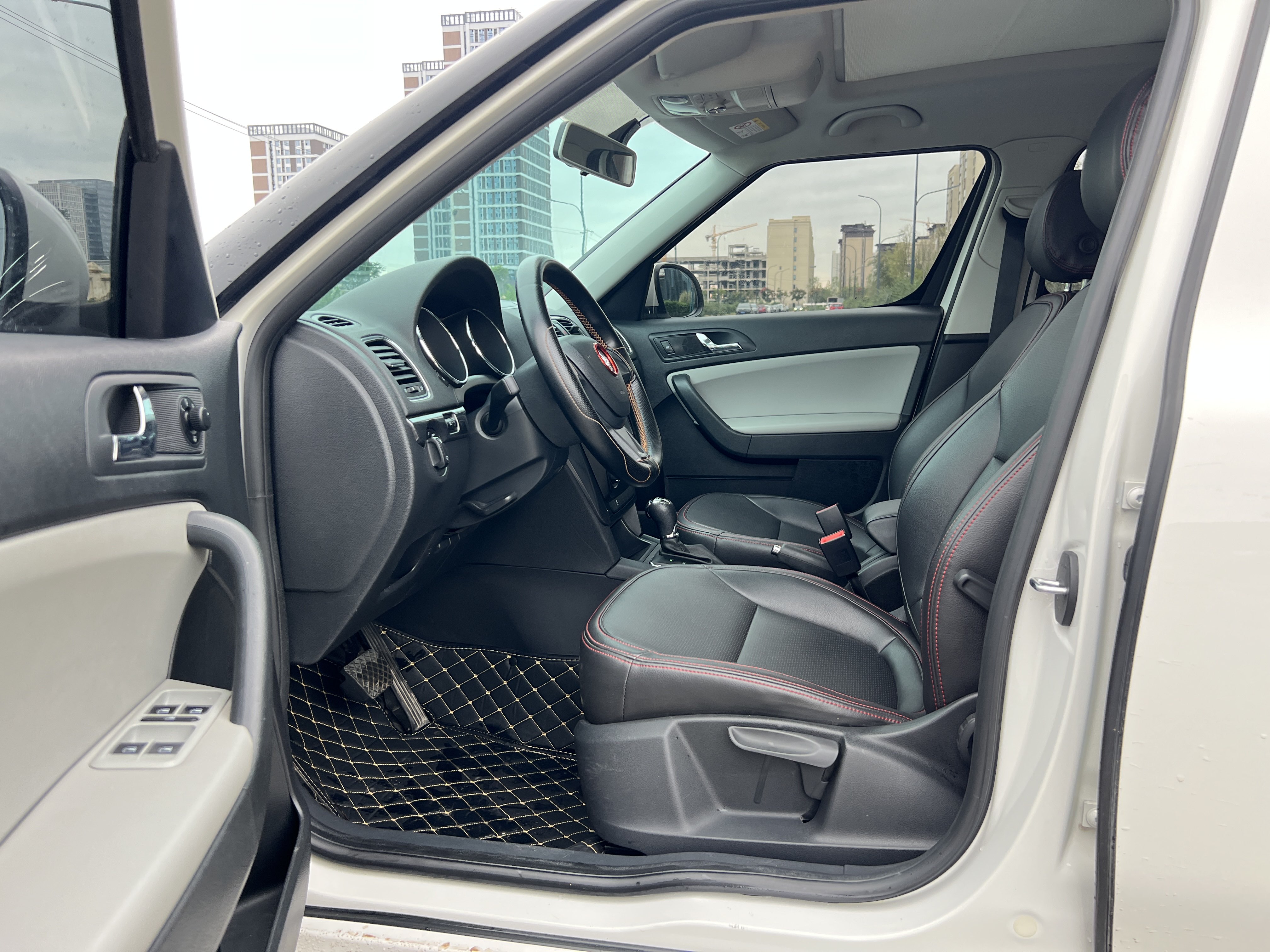 Skoda Yeti 2018 car image #8