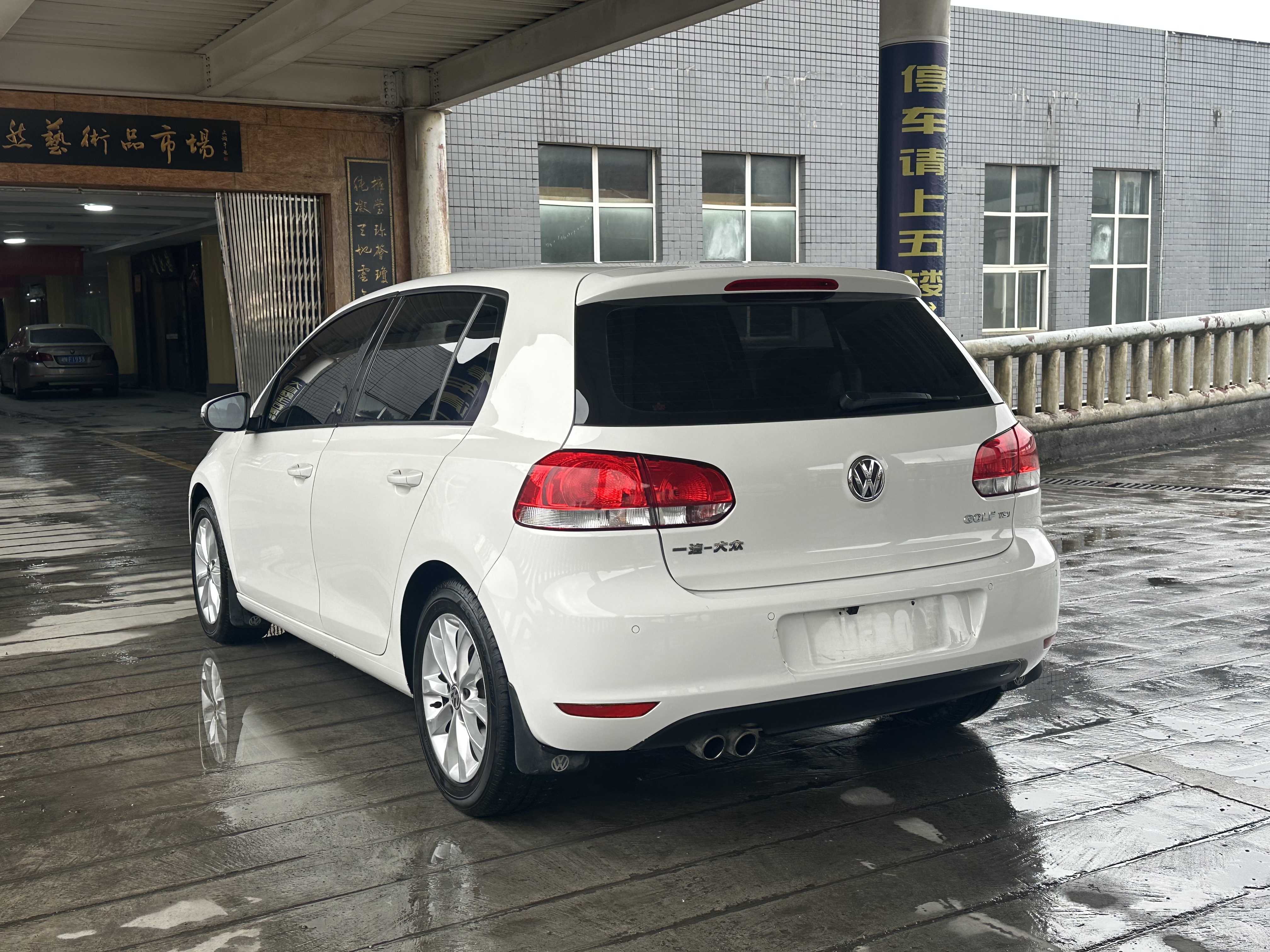 Volkswagen Golf 2013 car image #8