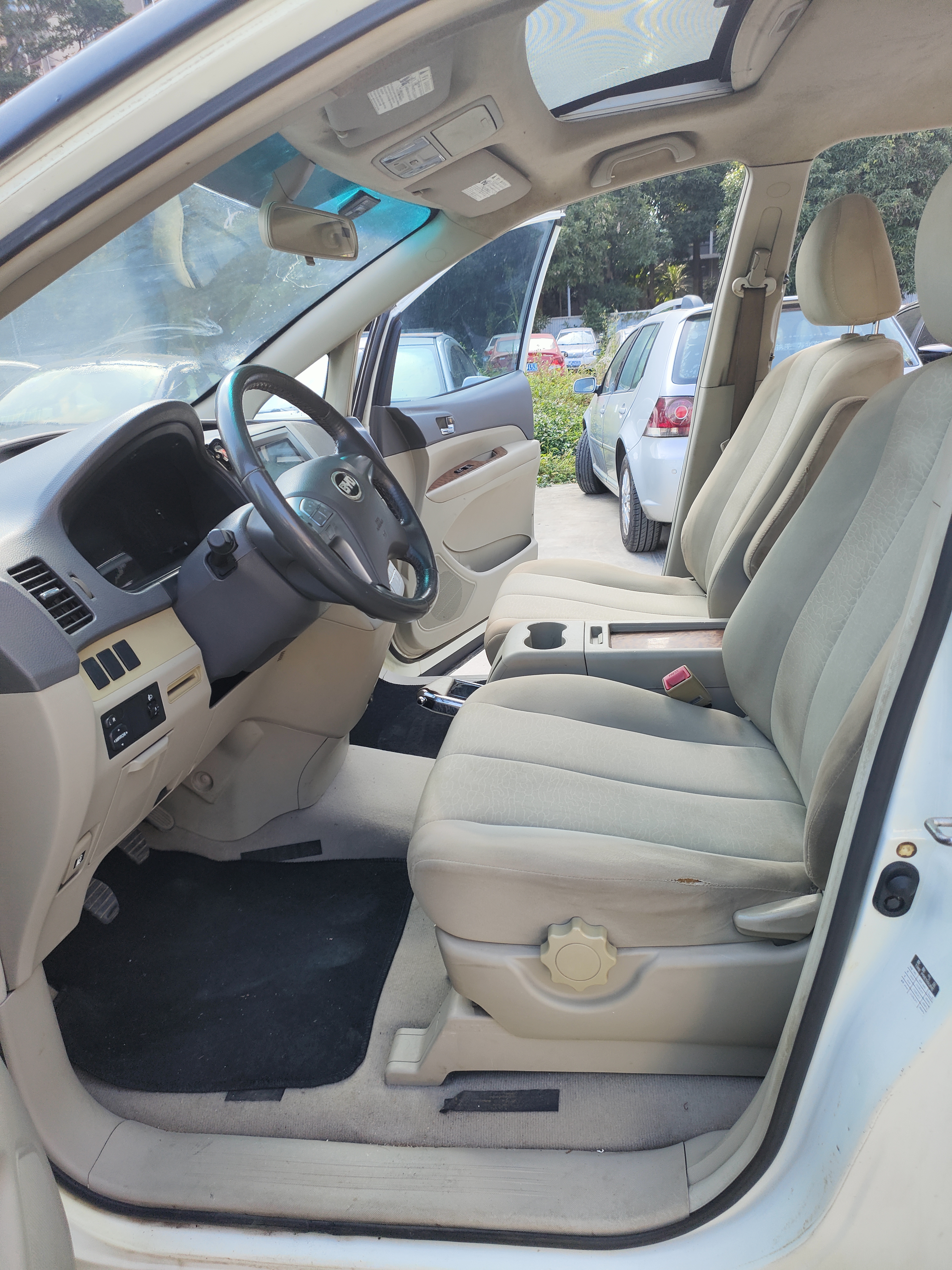 BYD M6 2013 изображение автомобиля #8