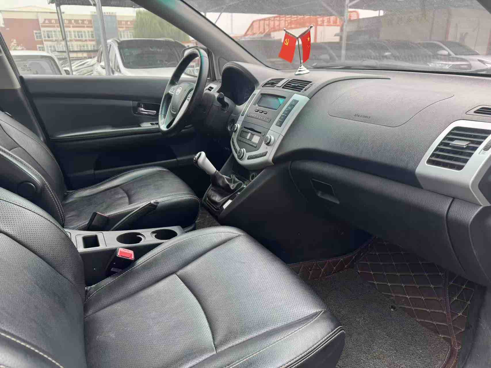 BYD M6 2013 car image #8