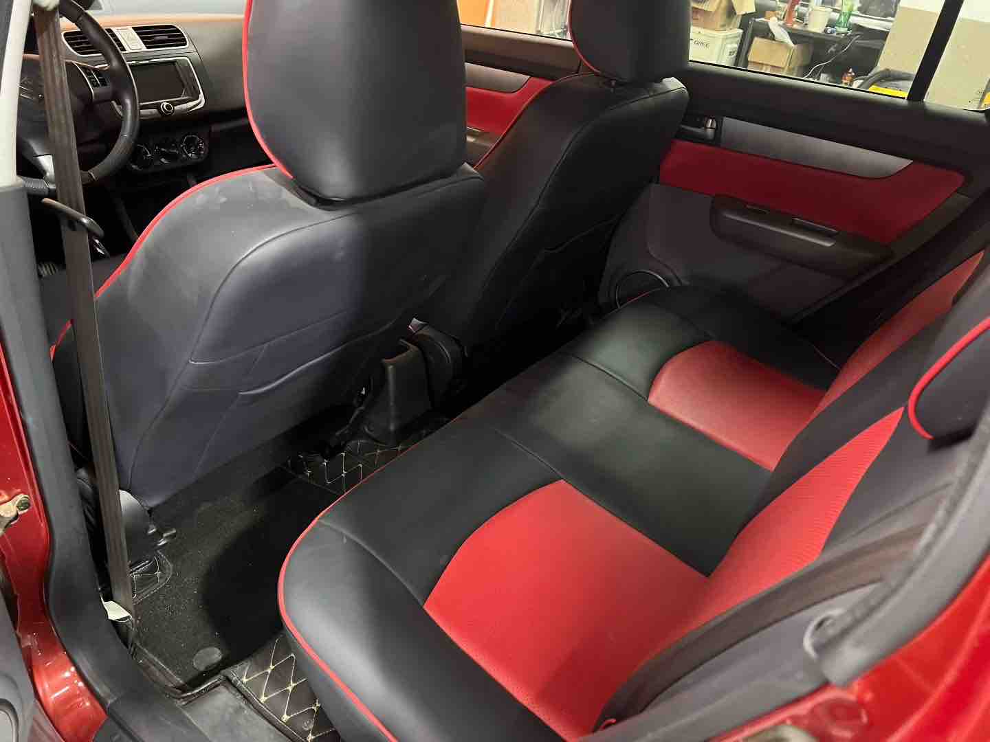 Suzuki Swift 2013 car image #8