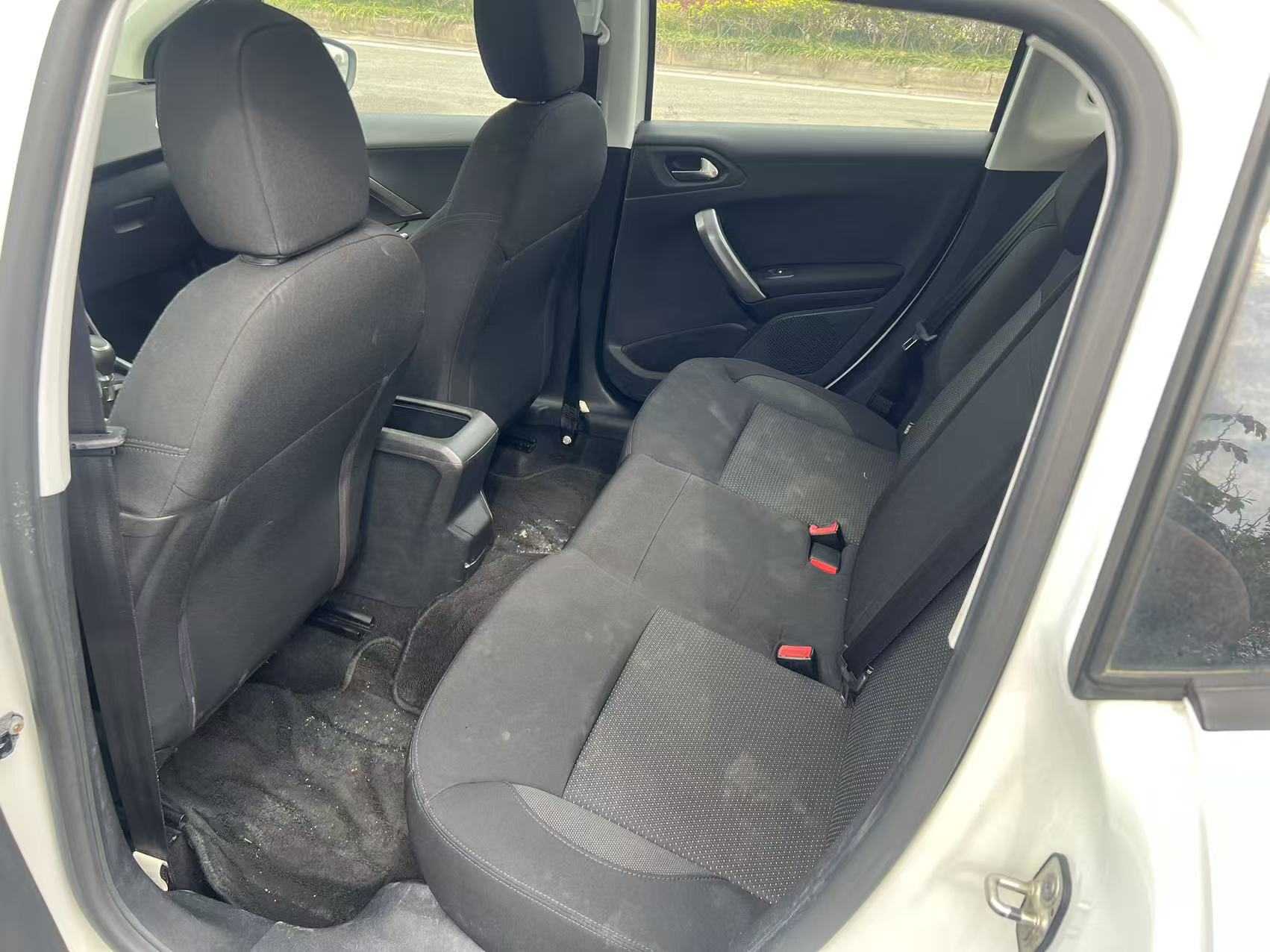 Peugeot 2008 2016 car image #8