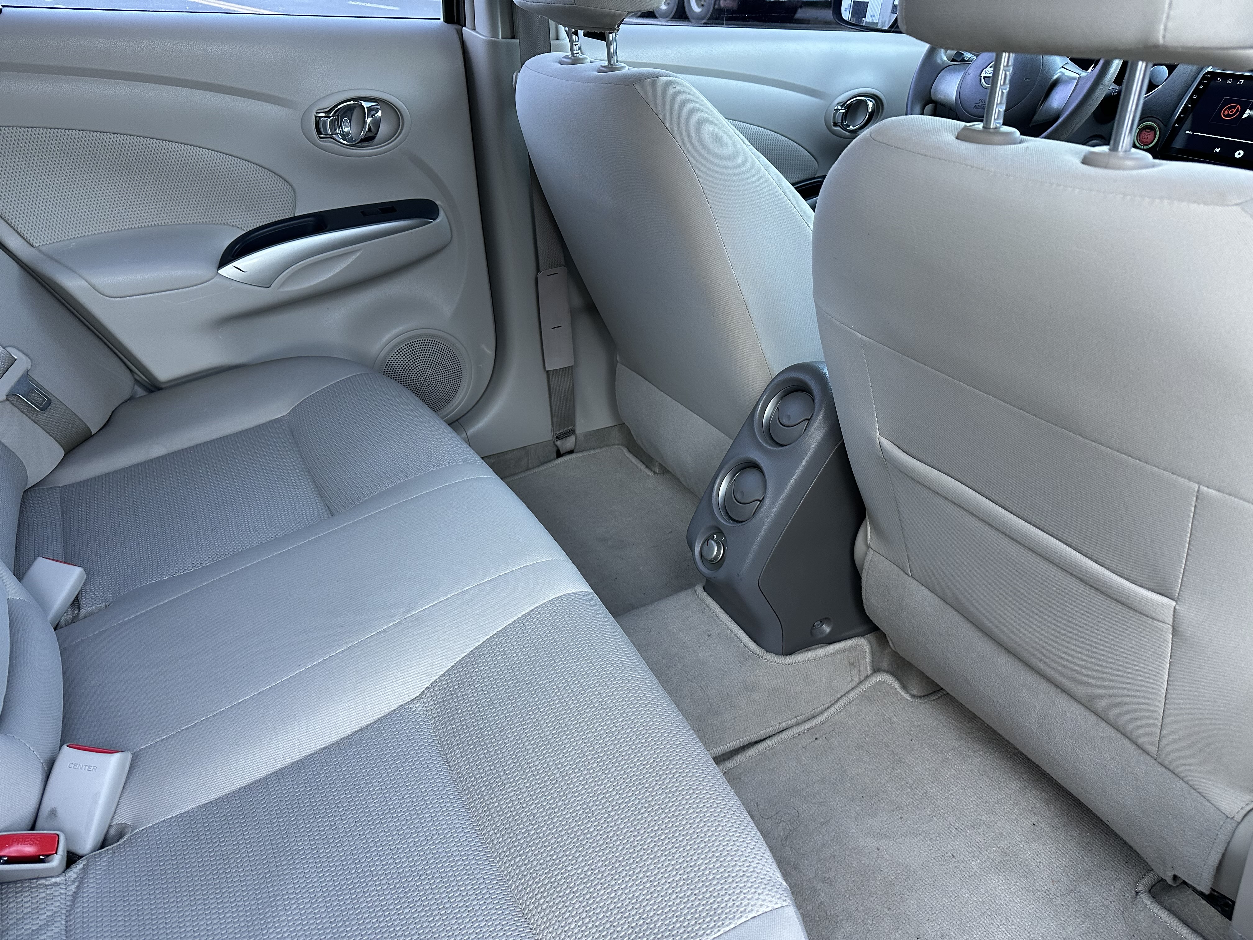 Nissan Sunny 2013 #8 Nissan Sunny 2013 car image #8