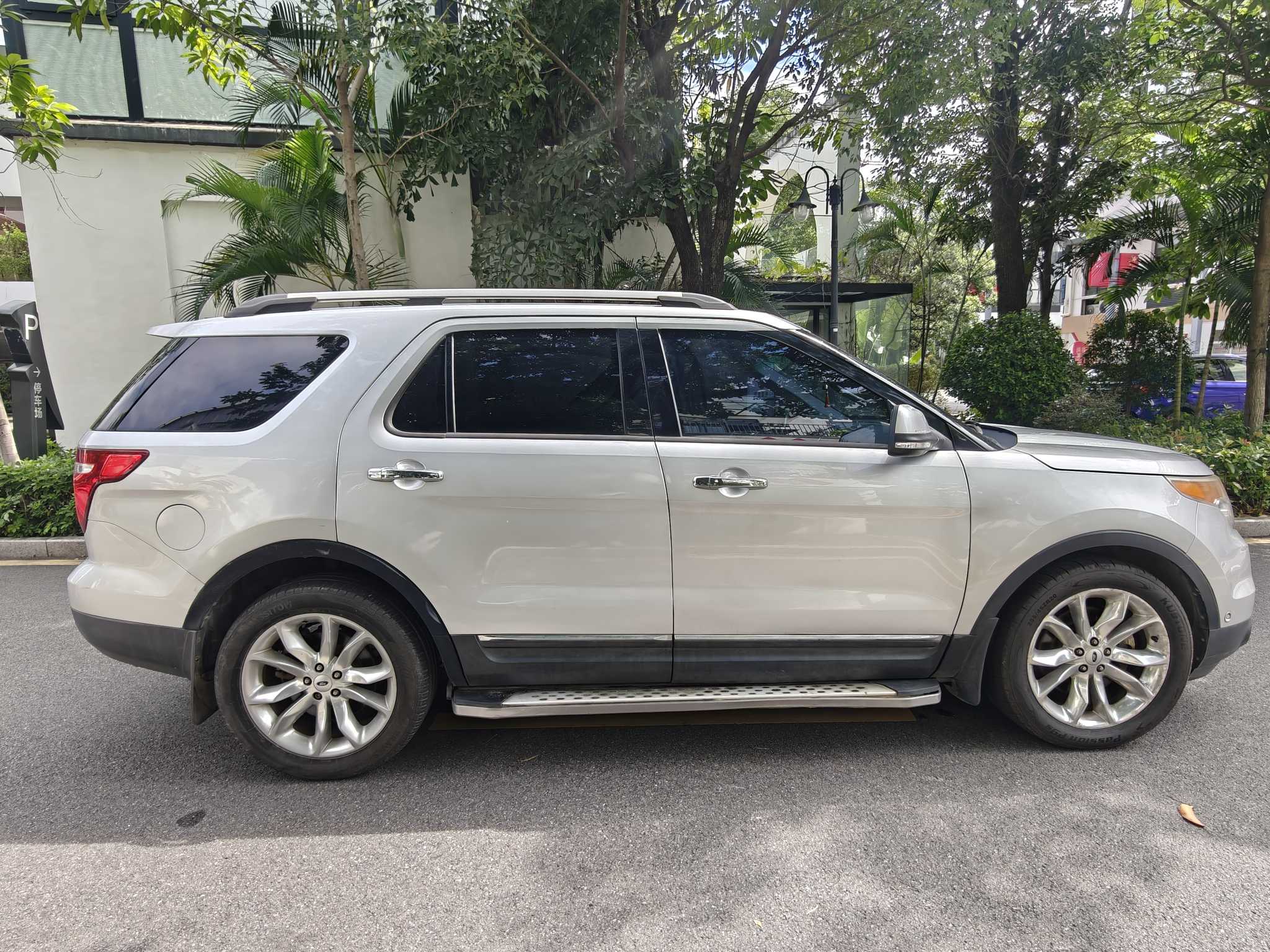 Ford Explorer (Imported) 2013 car image #8