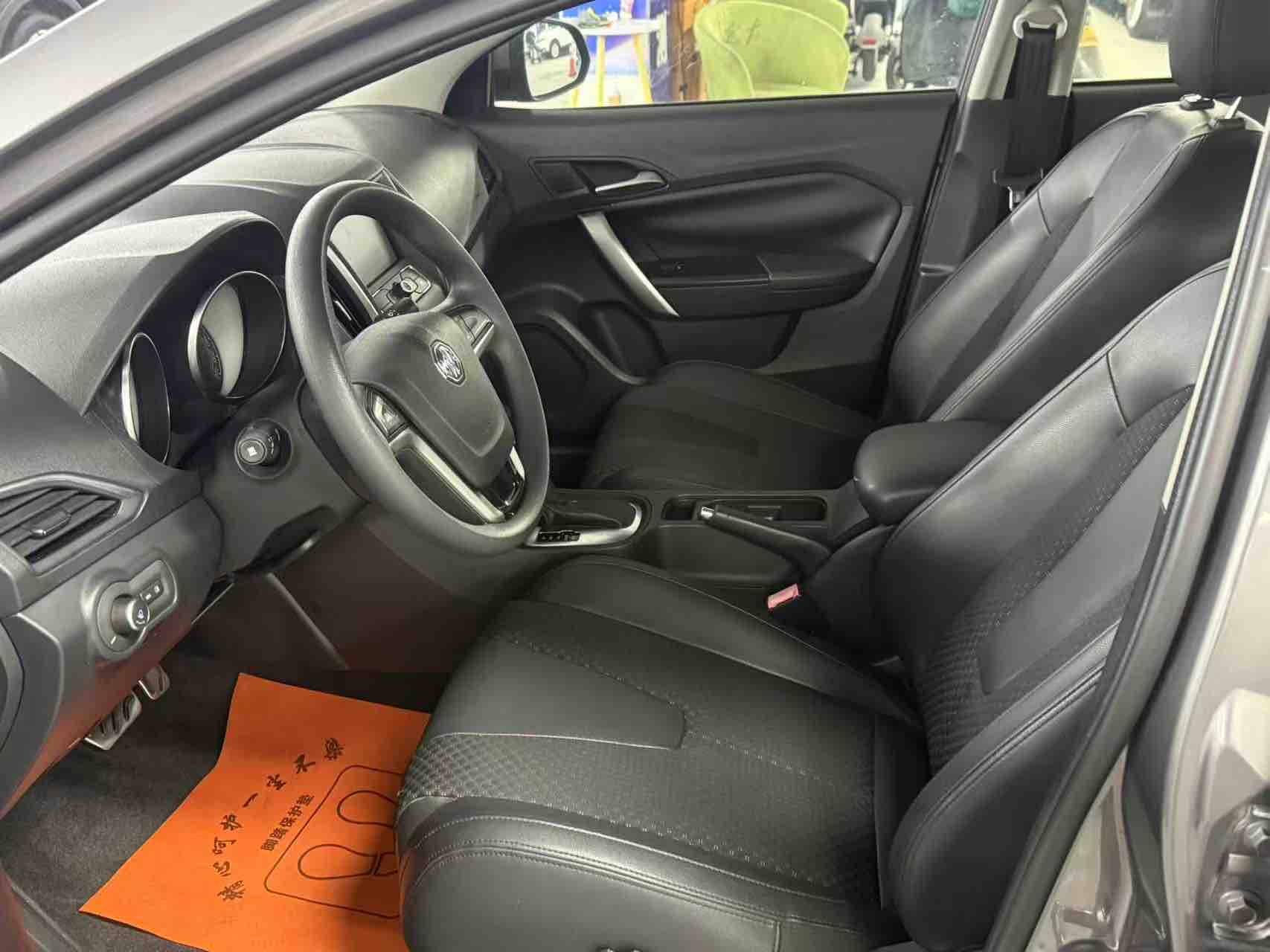 MG GT 2016 car image #8