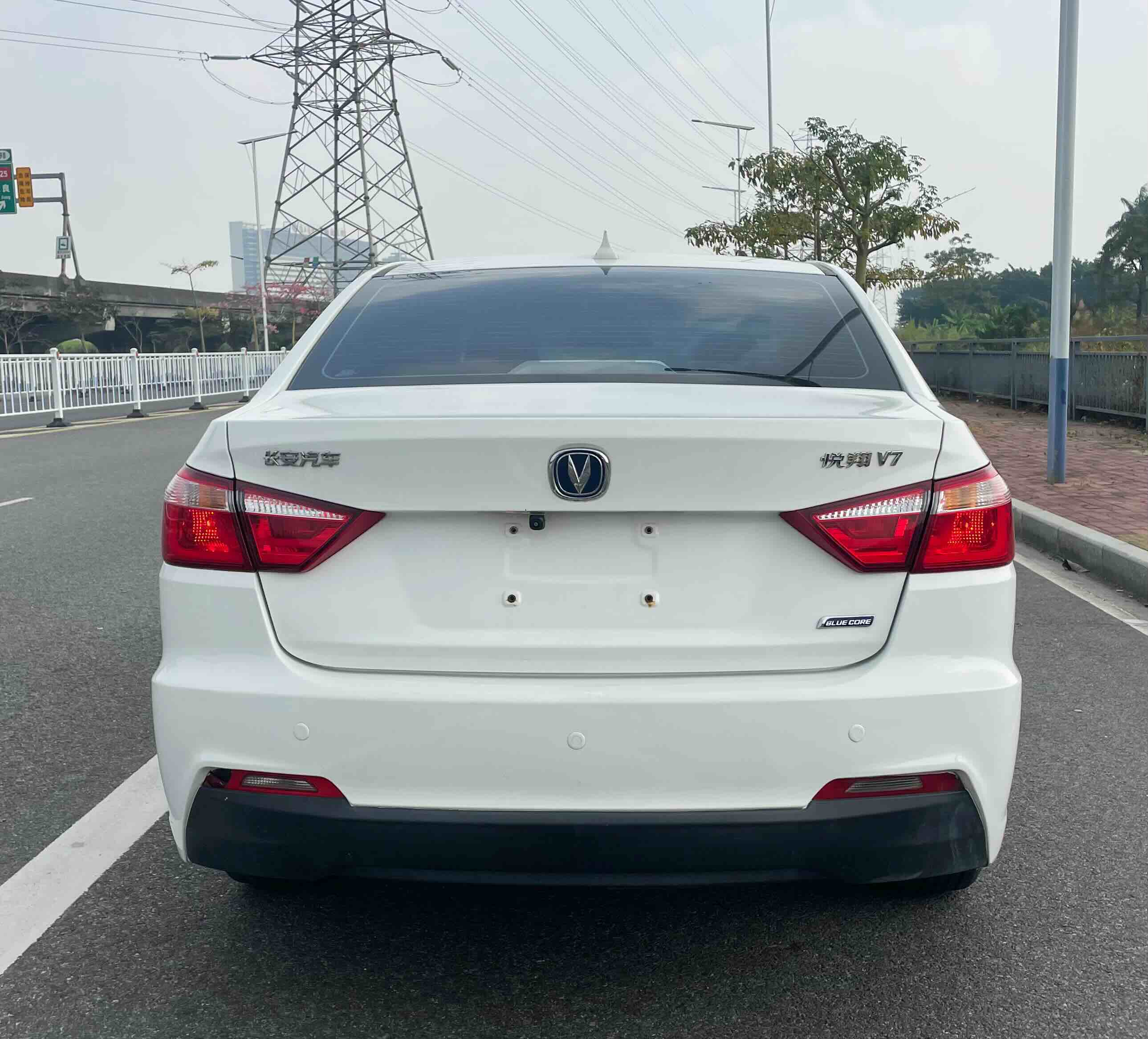 Changan Alsvin V7 2015 car image #8