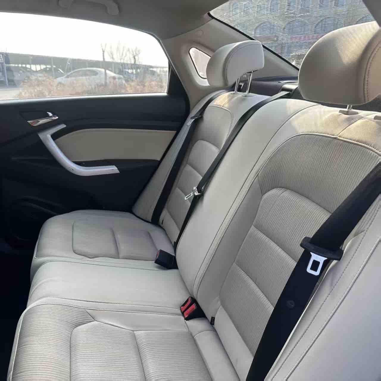 Changan Alsvin V7 2016 car image #8