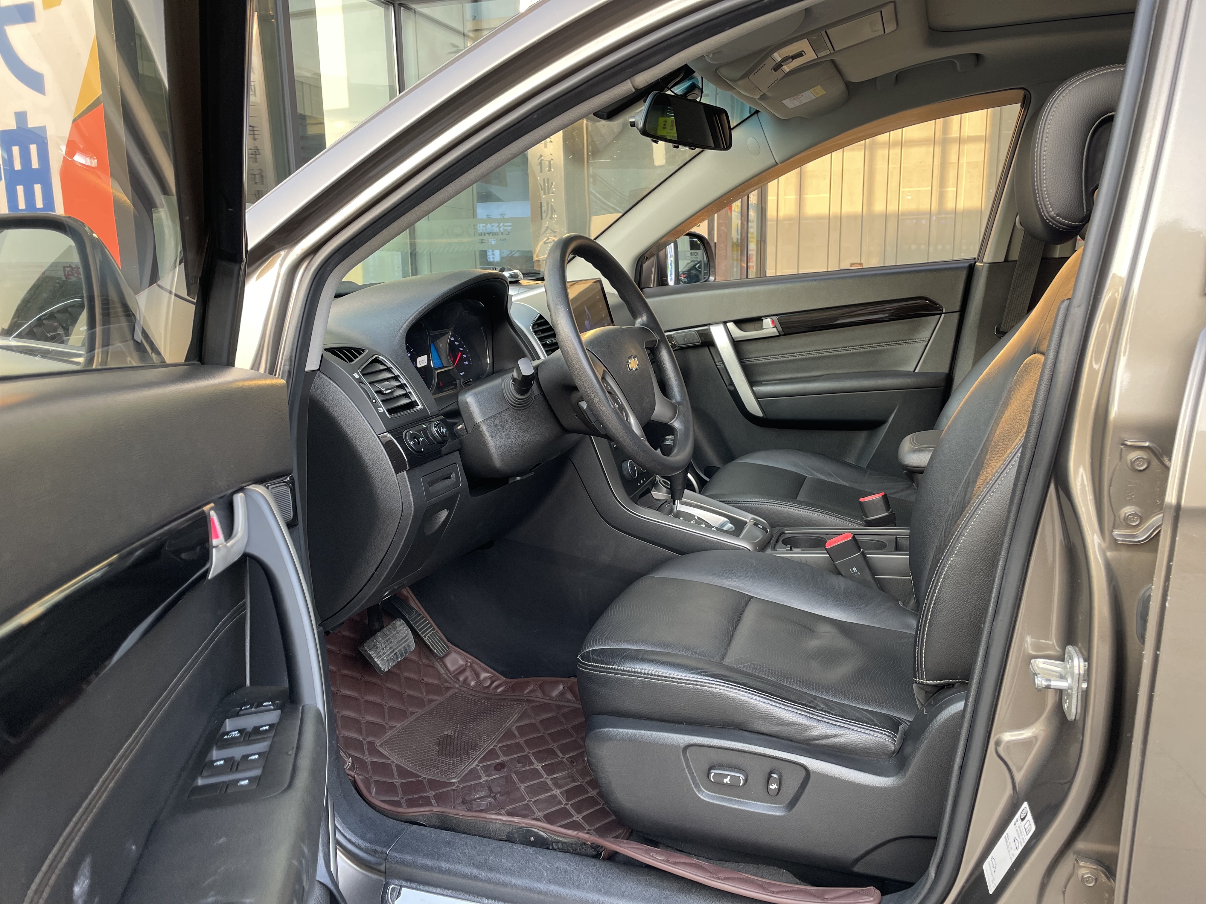 Chevrolet Captiva 2016 car image #8