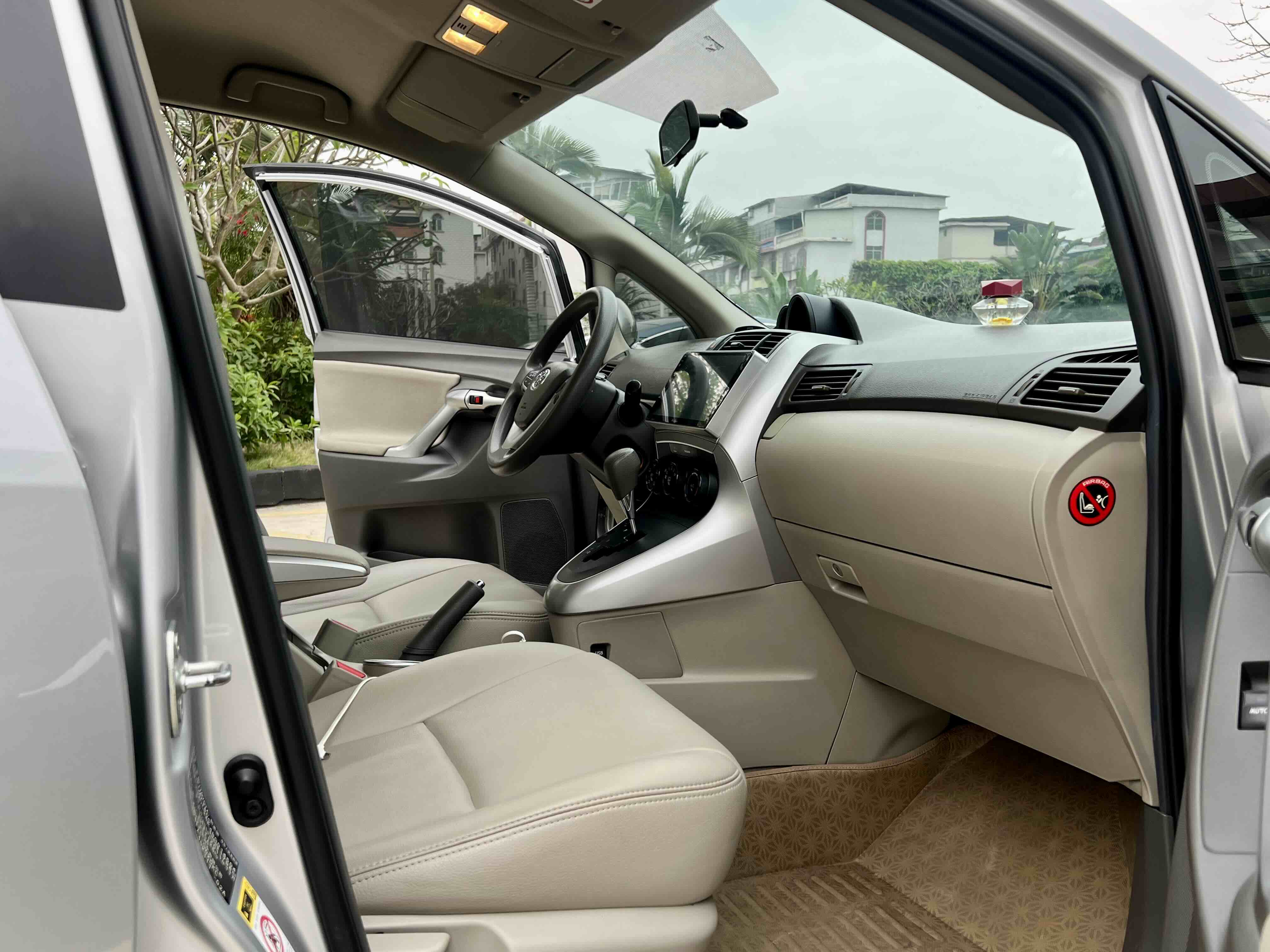 Toyota Verso 2012 car image #8