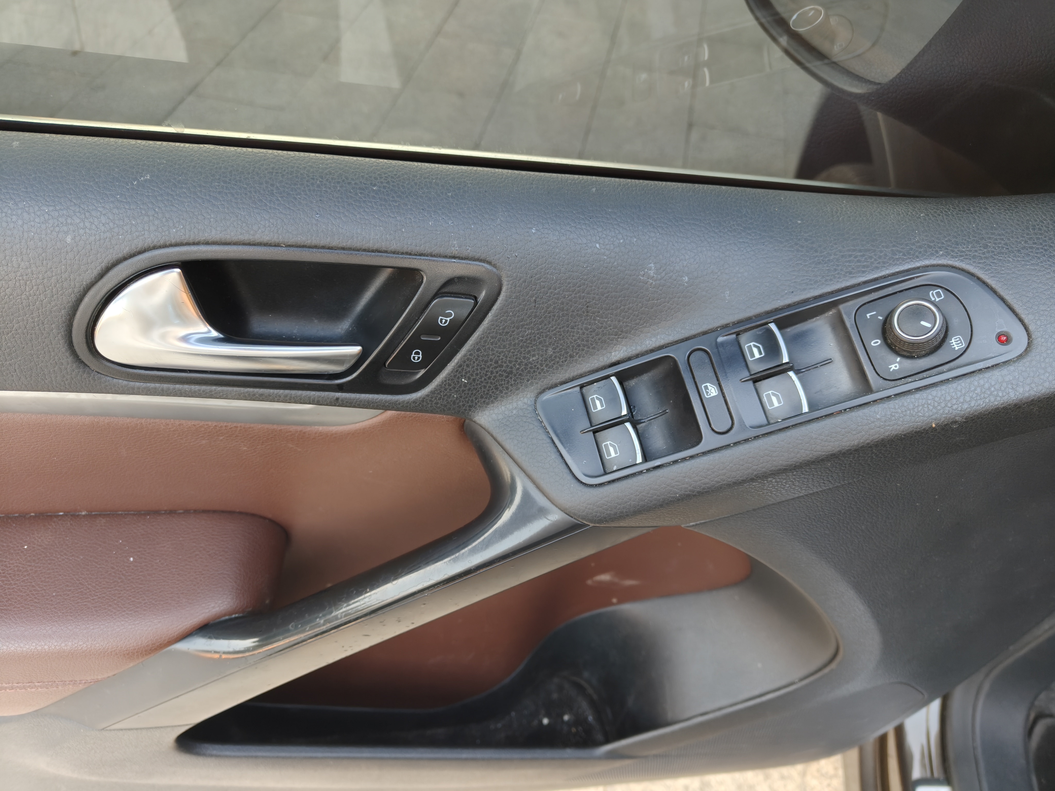 Volkswagen Tiguan 2014 car image #8