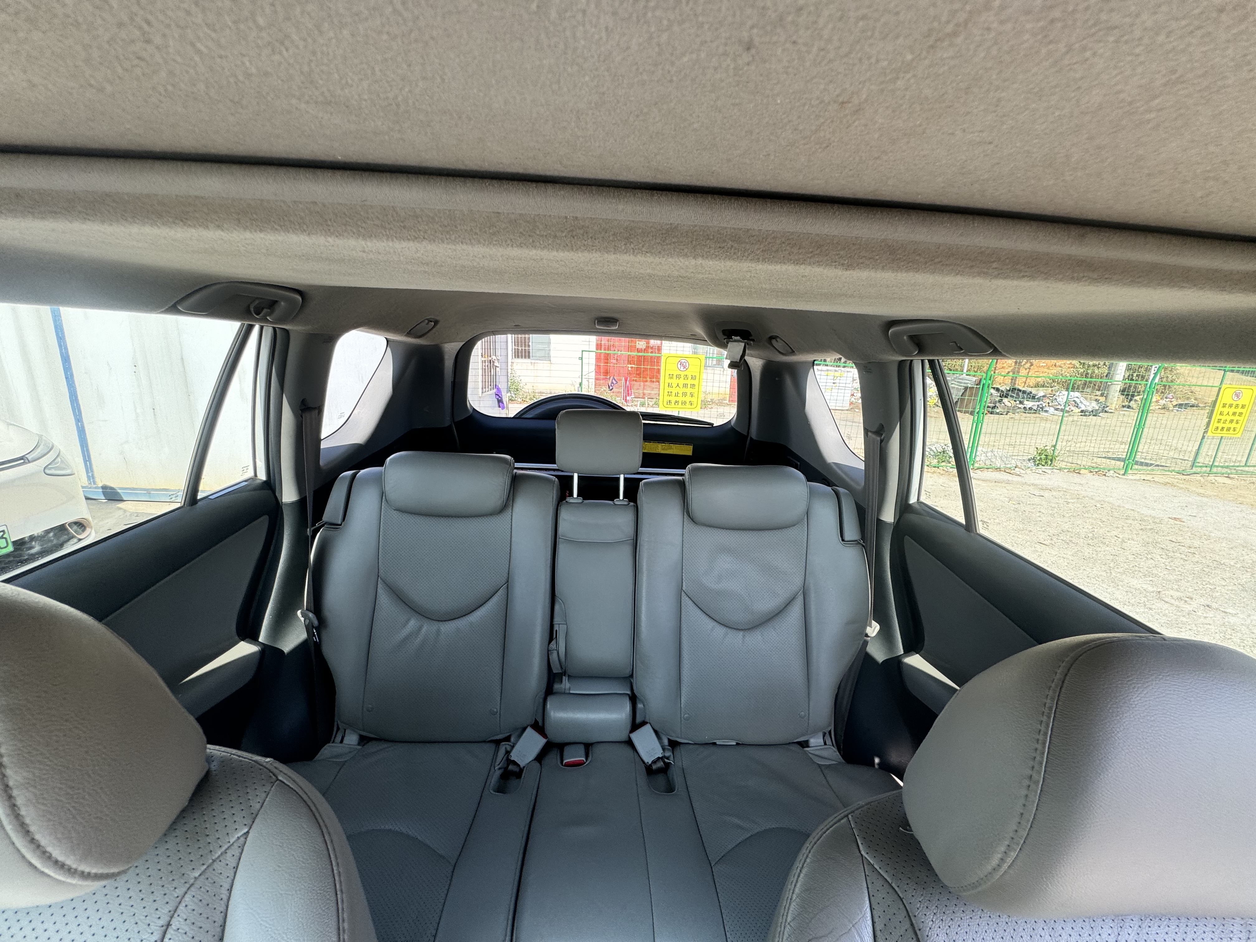 Toyota RAV4 2010 car image #8