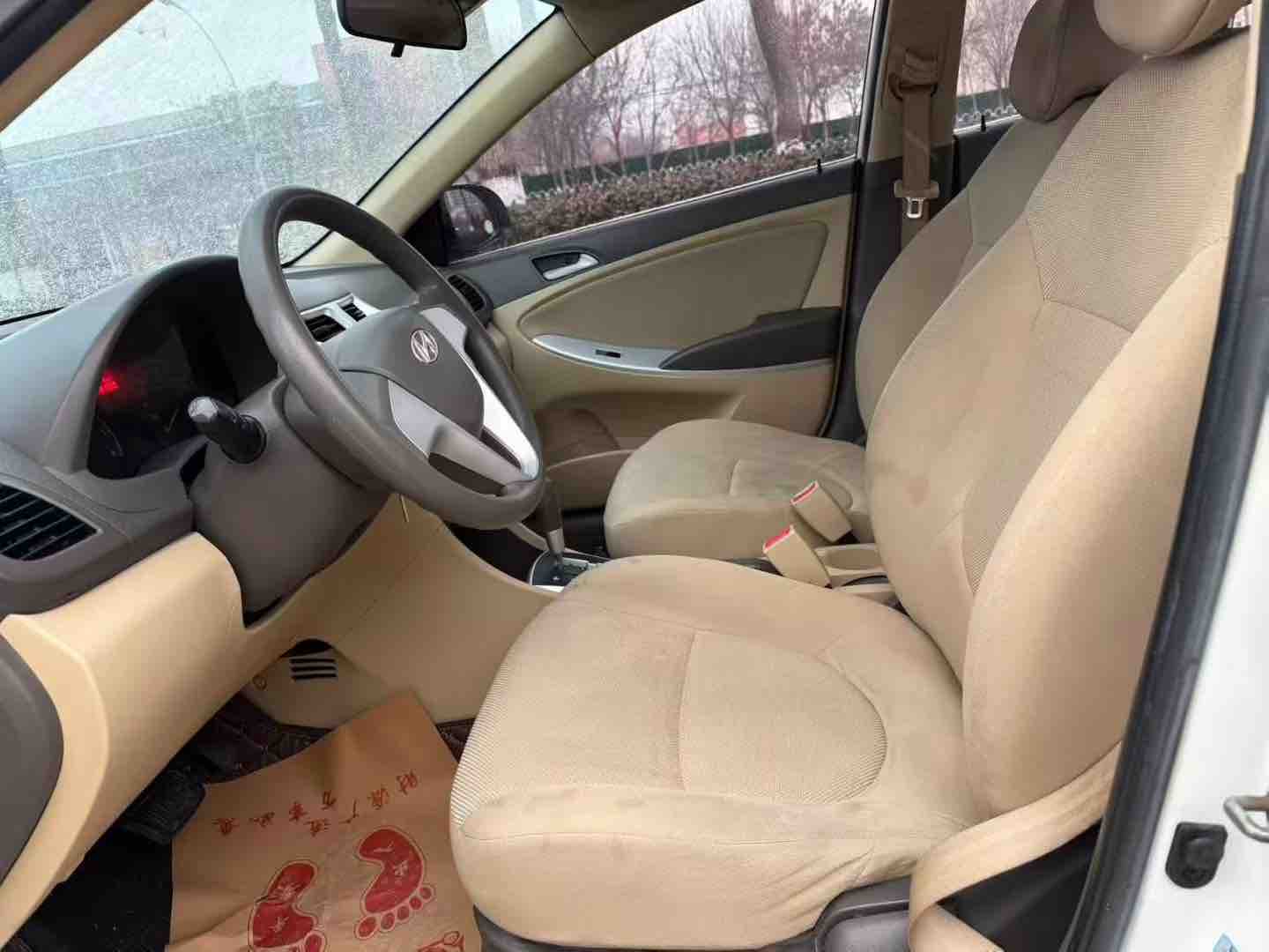 Hyundai Reina 2010 car image #8