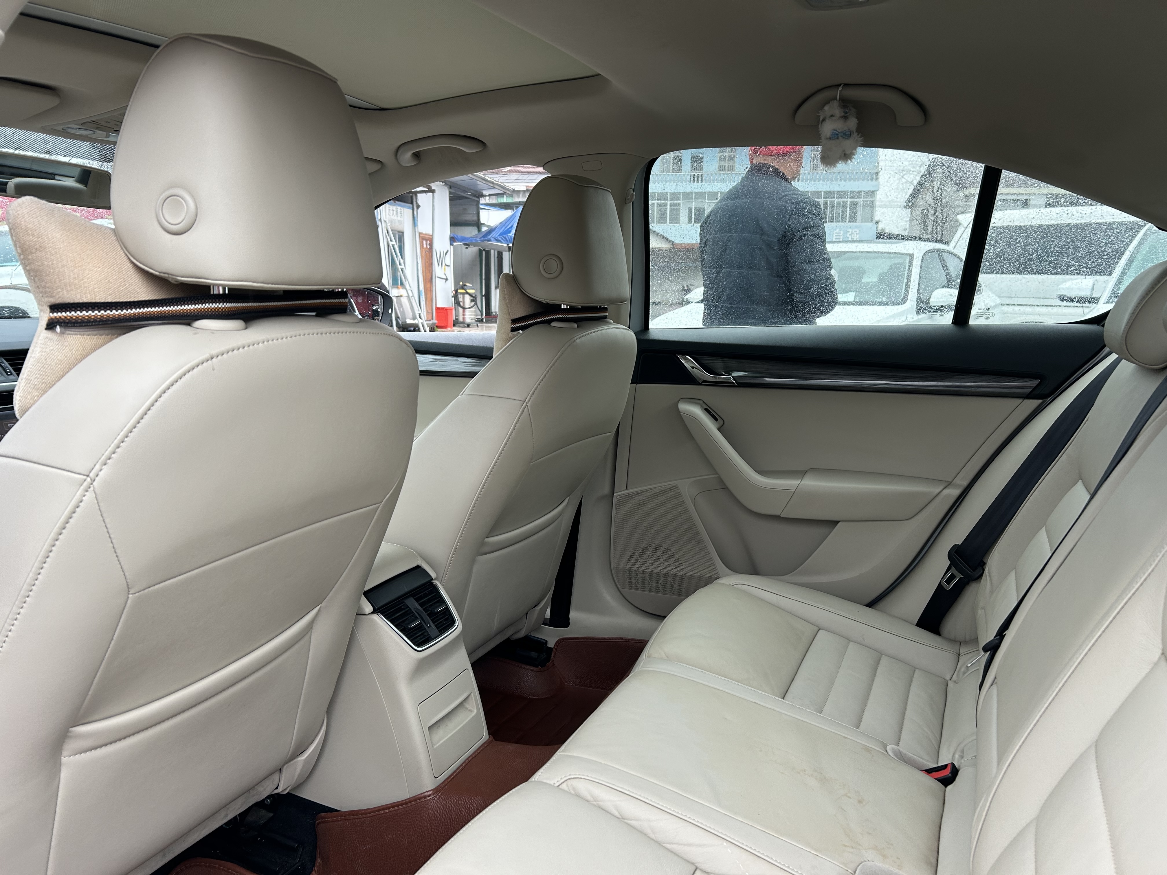 Skoda Octavia 2014 car image #8