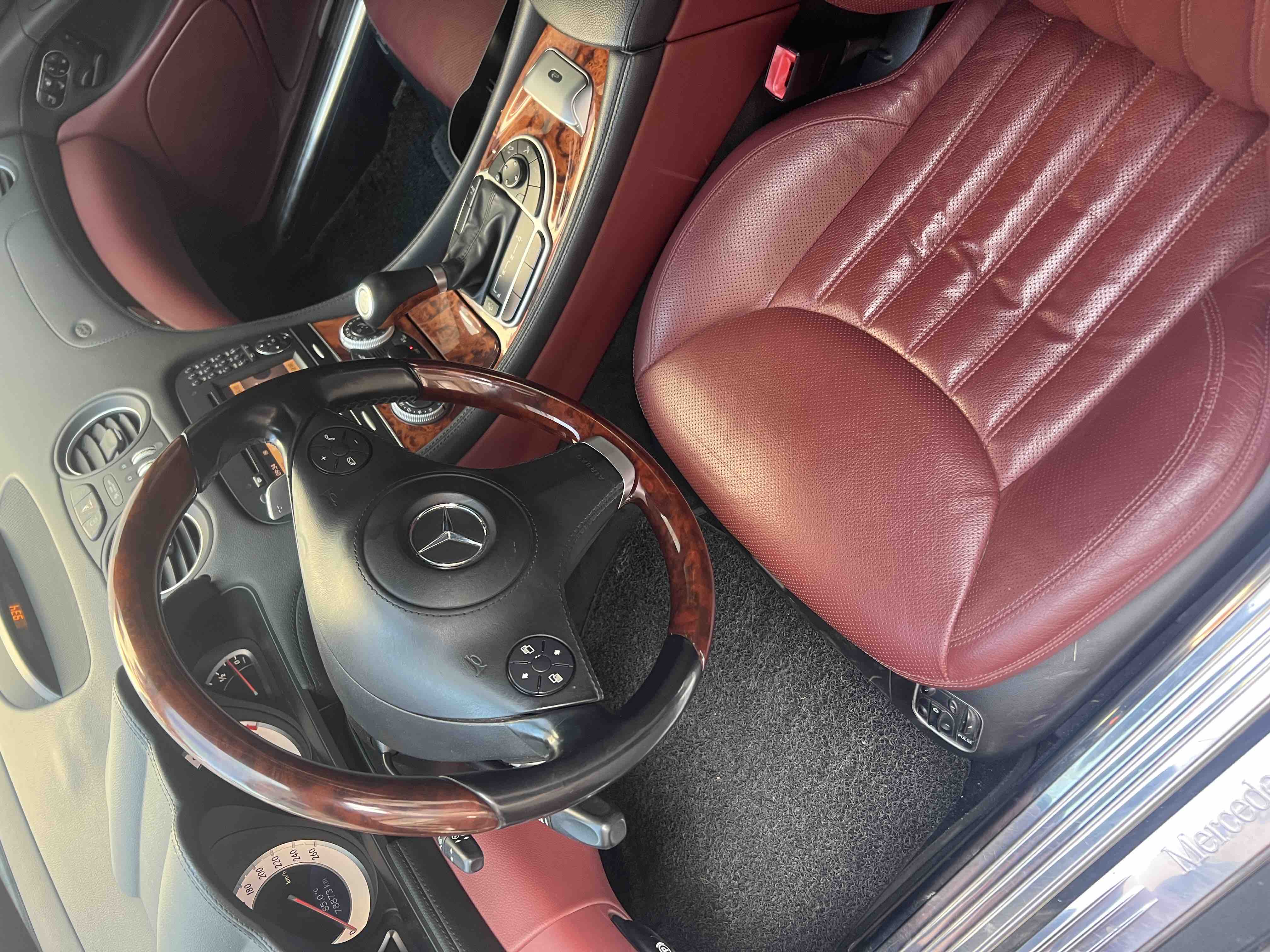 Mercedes-Benz SL Class 2010 immagine di auto #8