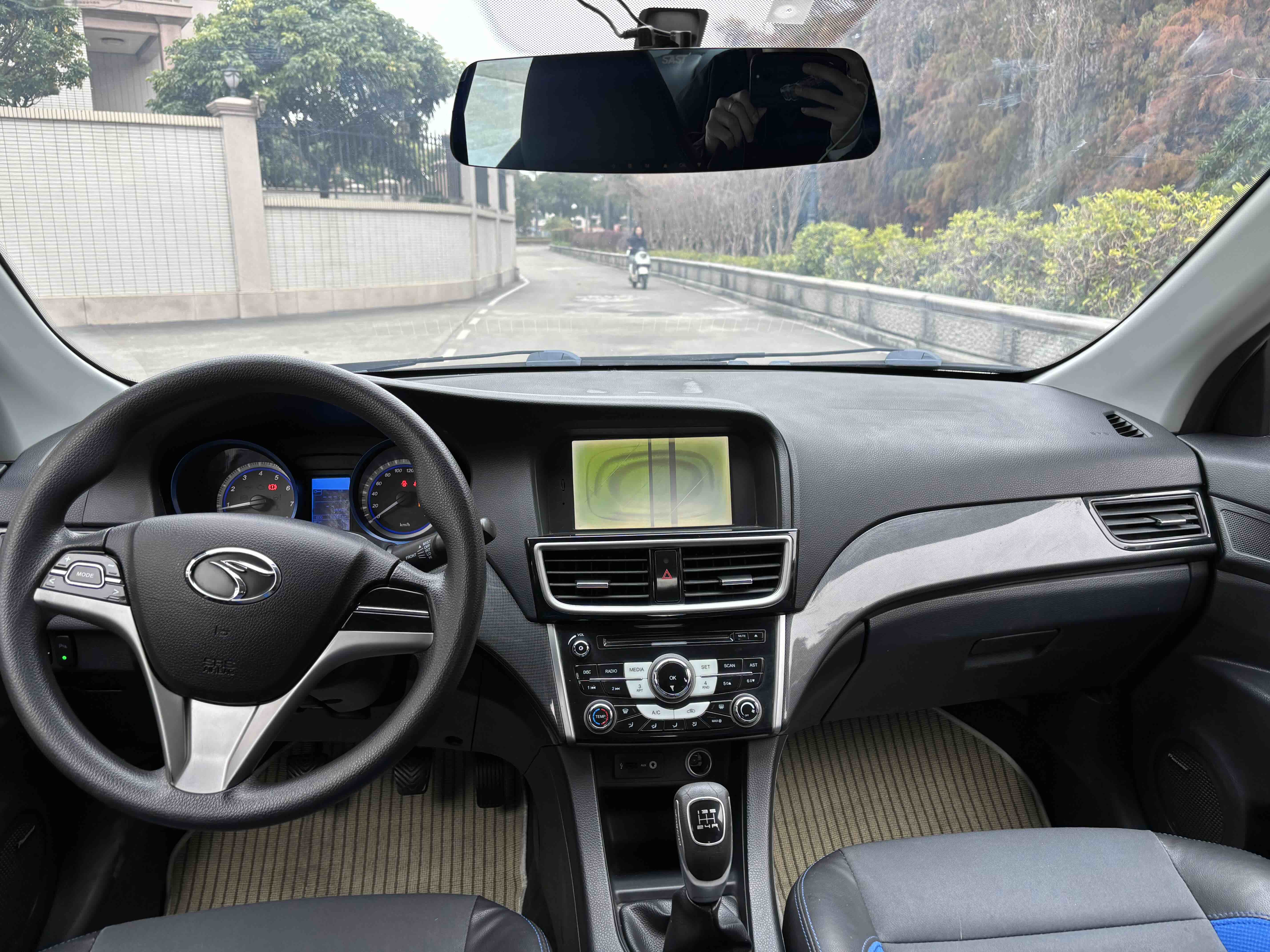 Soueast V5 Lingzhi 2015 #8 Soueast V5 Lingzhi 2015 car image #8