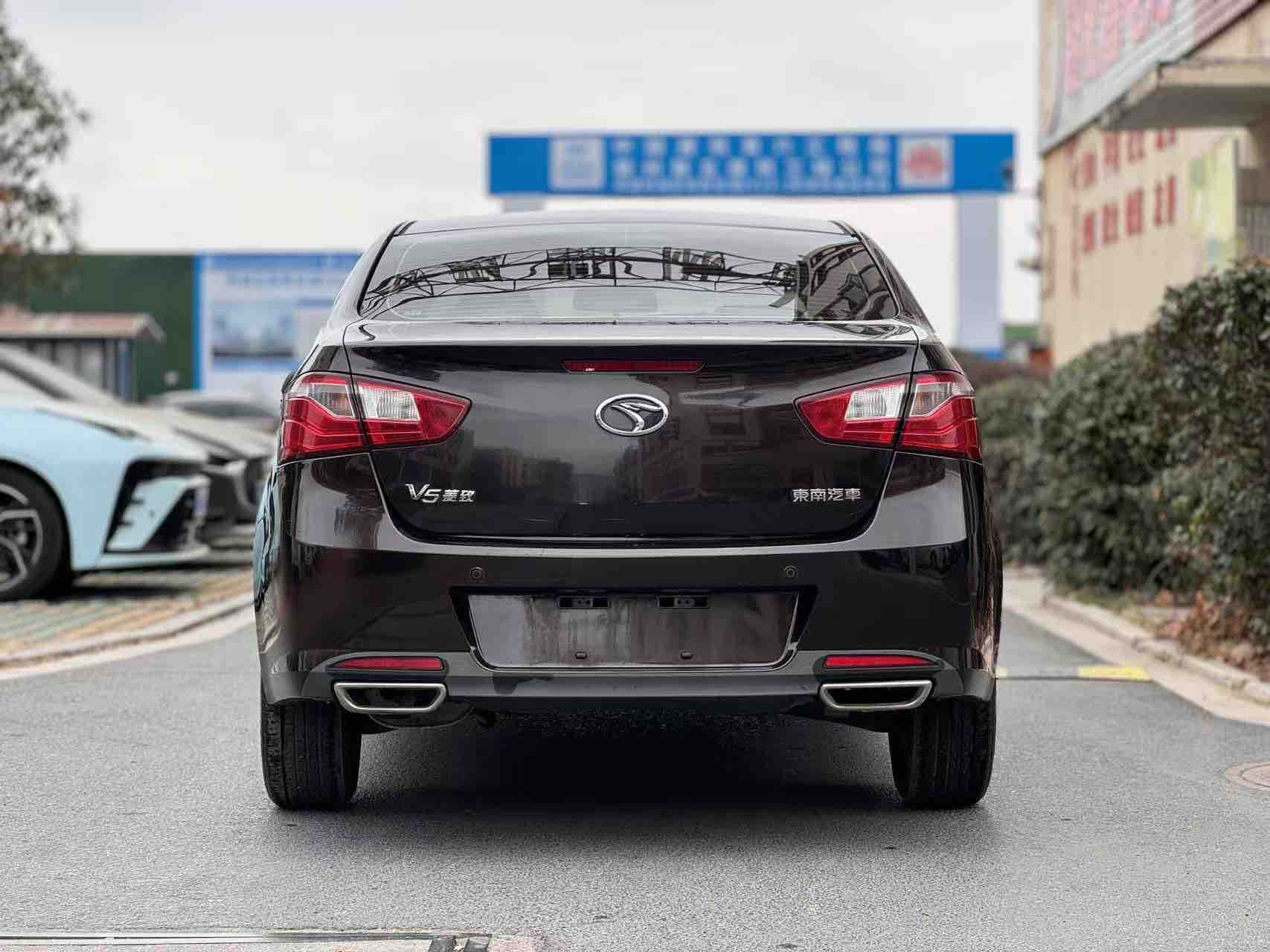 Soueast V5 Lingzhi 2013 #8 Soueast V5 Lingzhi 2013 car image #8