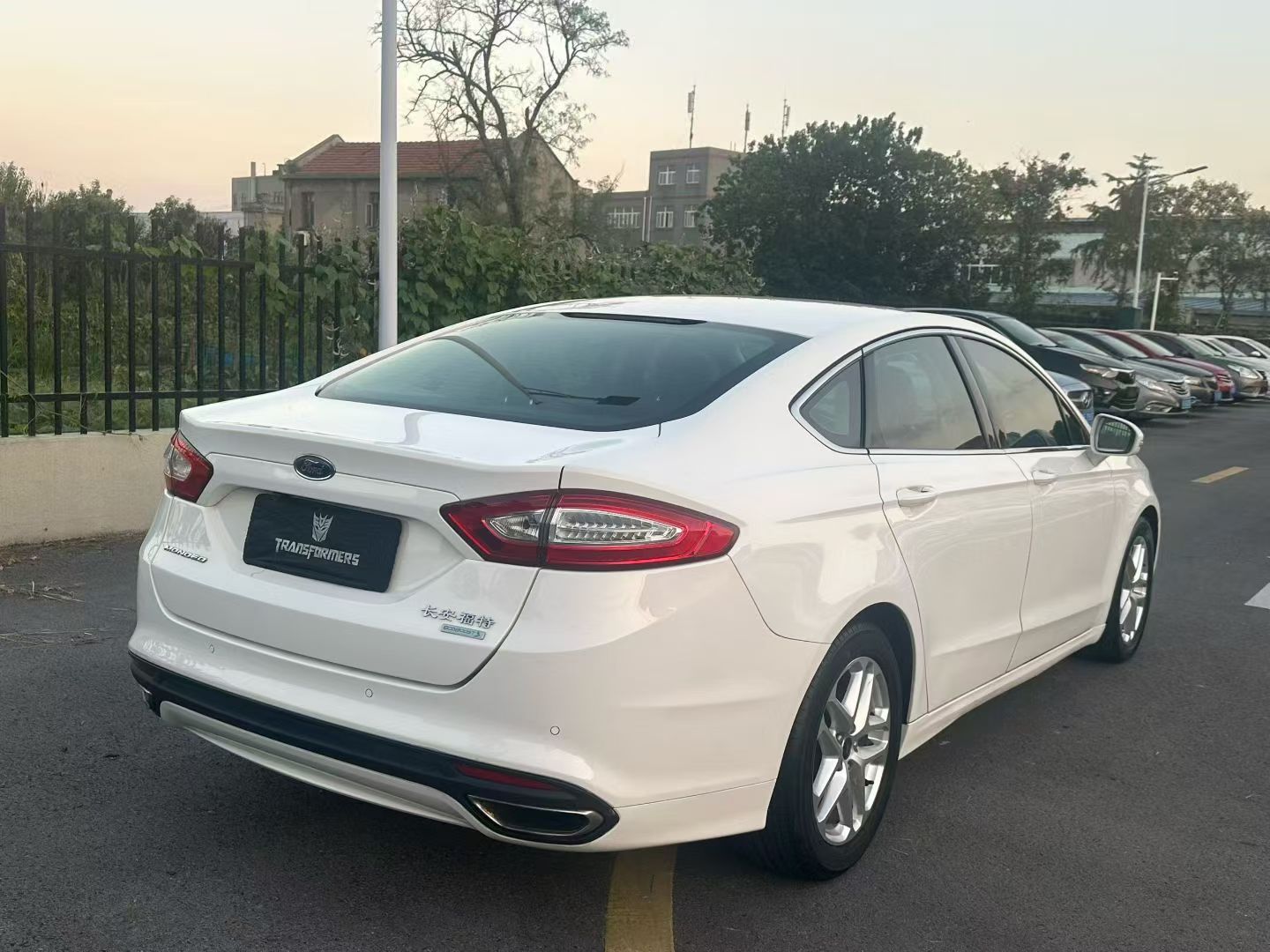 Ford Mondeo 2014 car image #8