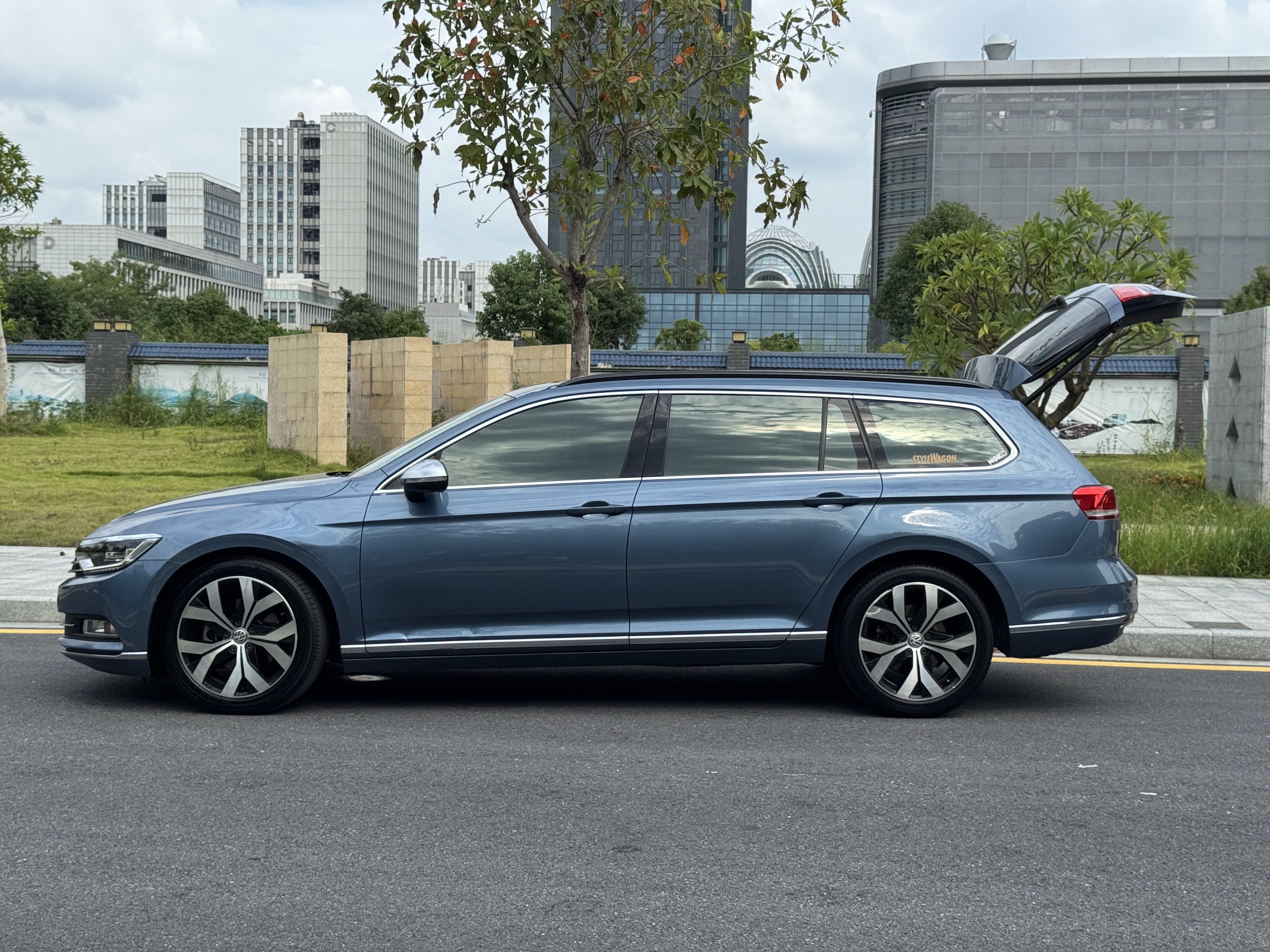 Volkswagen Passat Variant 2017 изображение автомобиля #8