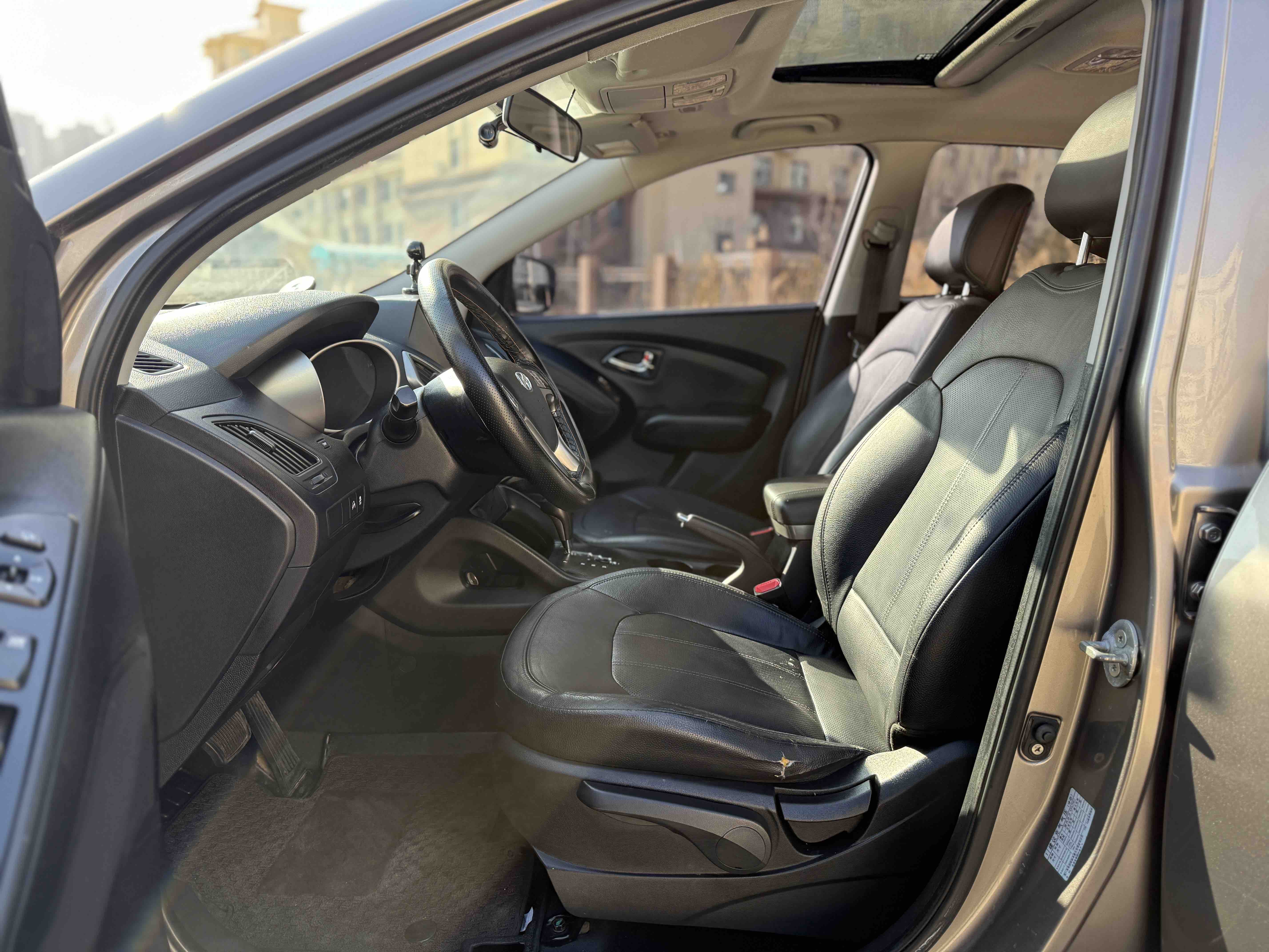 Hyundai ix35 2012 car image #8