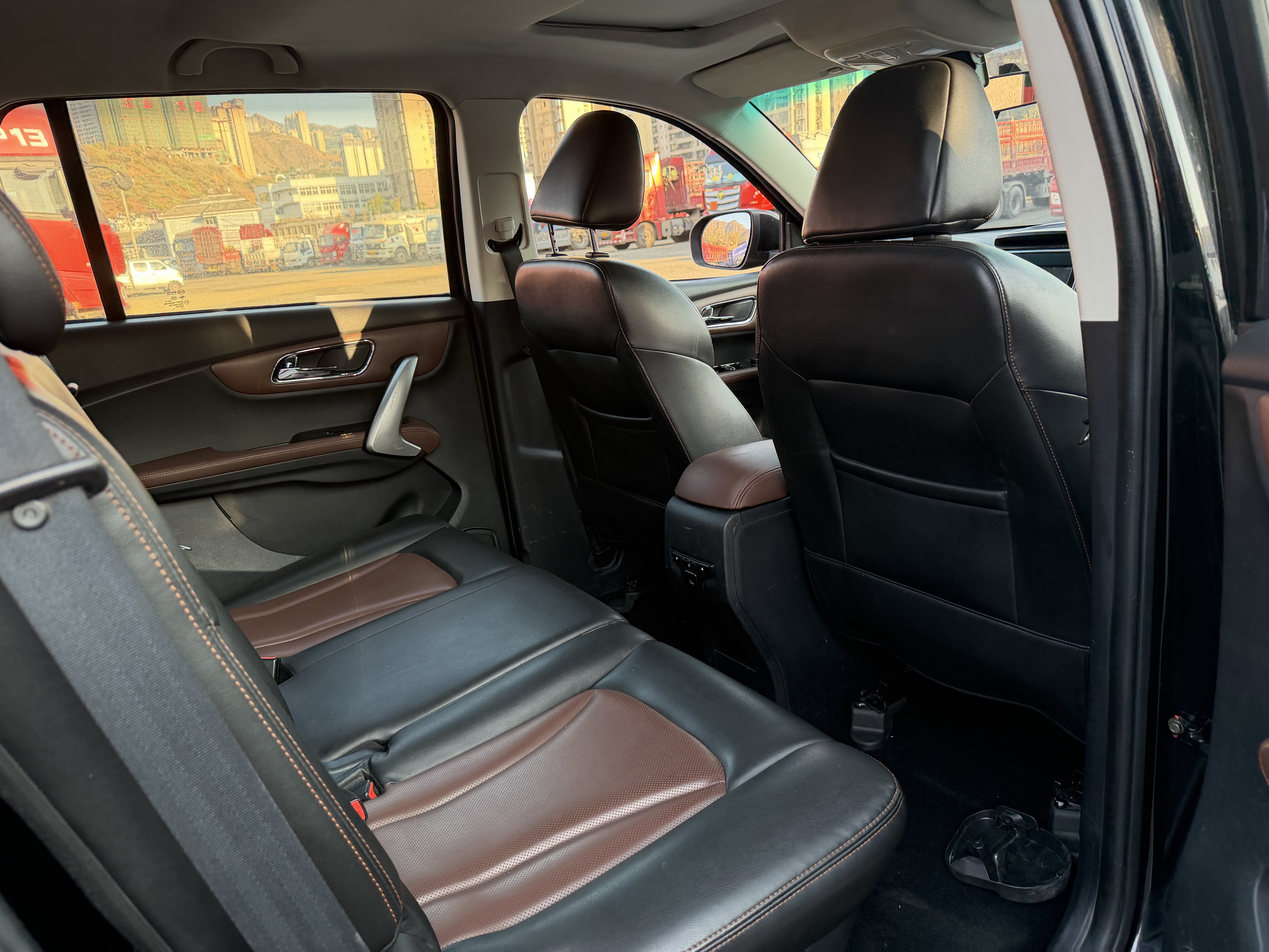 SWM斯威汽车 SWM斯威X7 2018 #8 SWM斯威汽车 SWM斯威X7 2018 汽车图片 #8