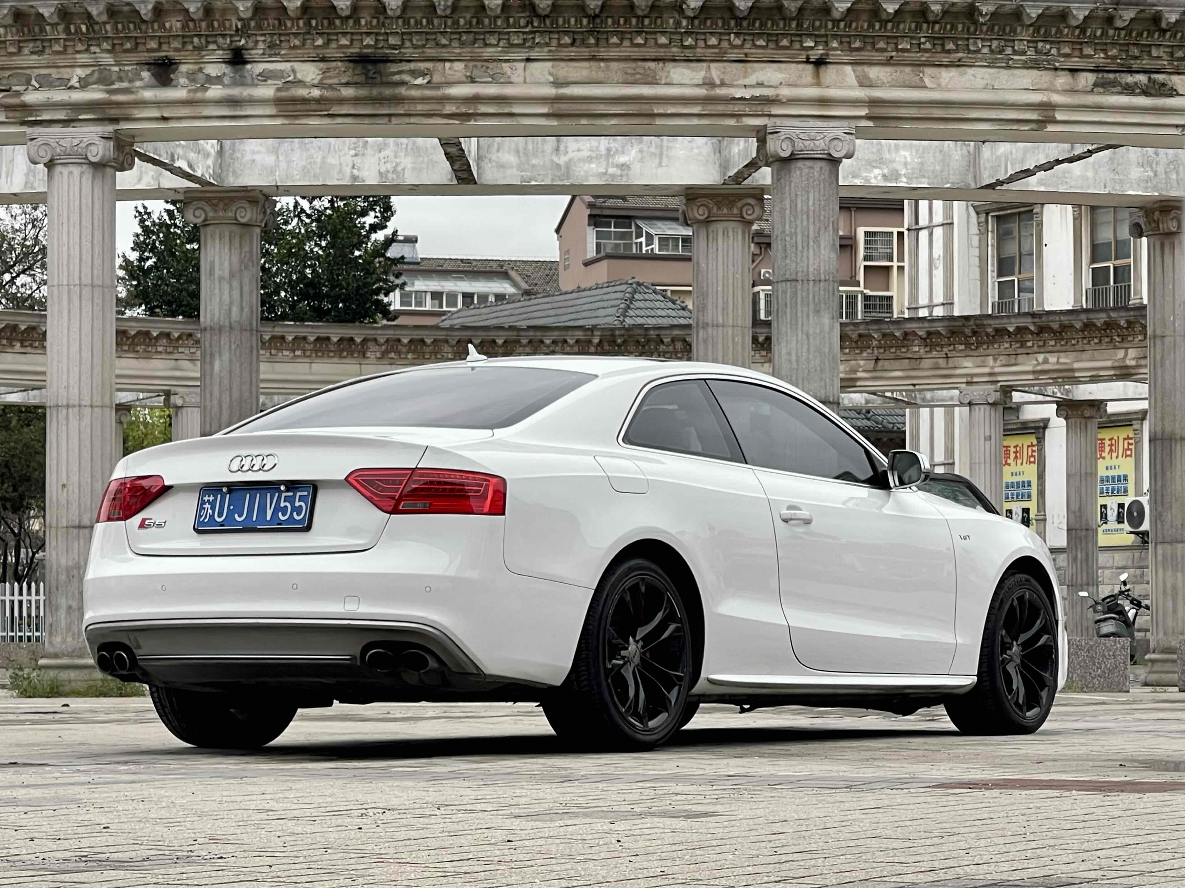 Audi S5 2013 car image #8