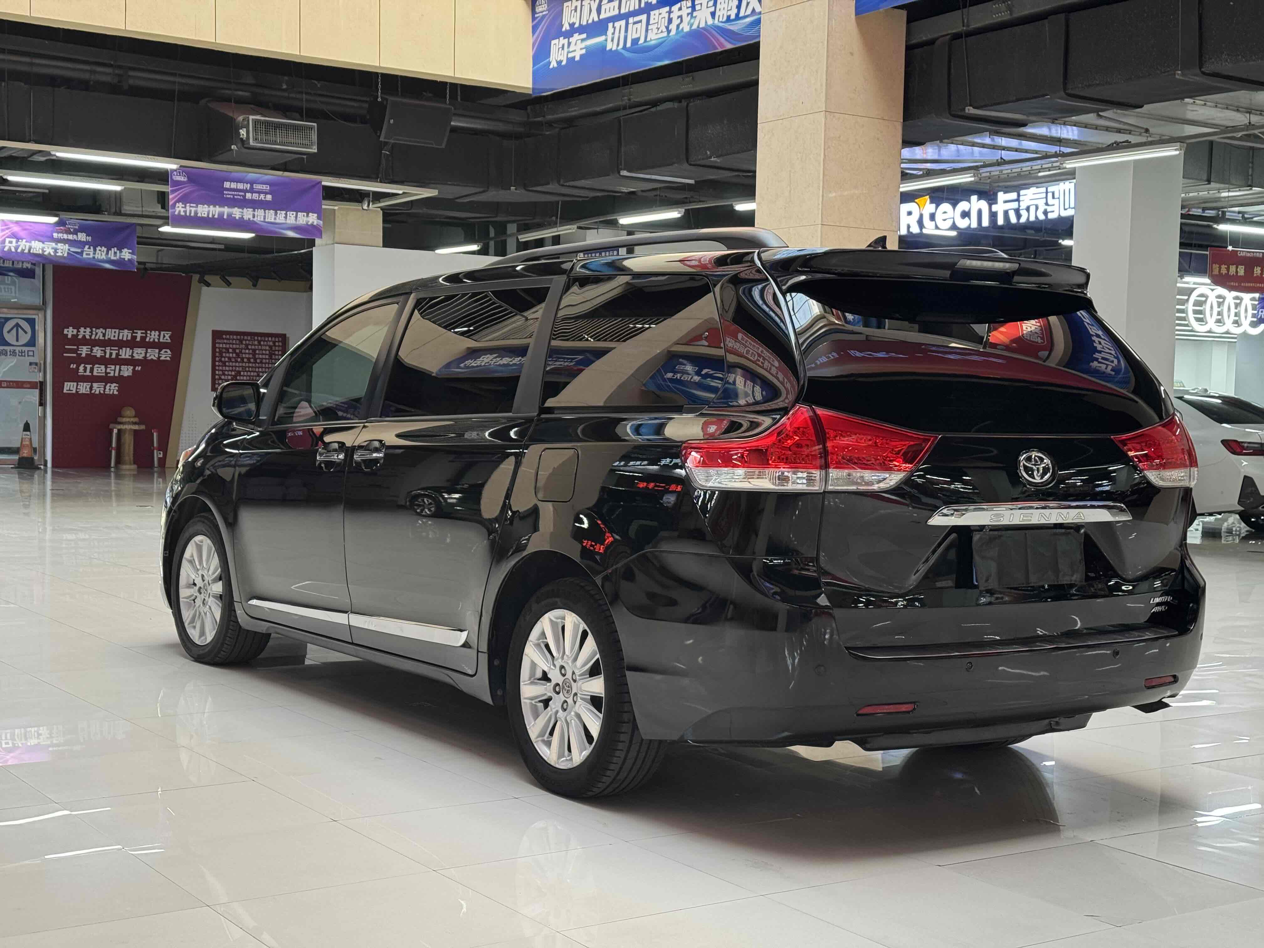 Toyota SIENNA 2011 car image #8