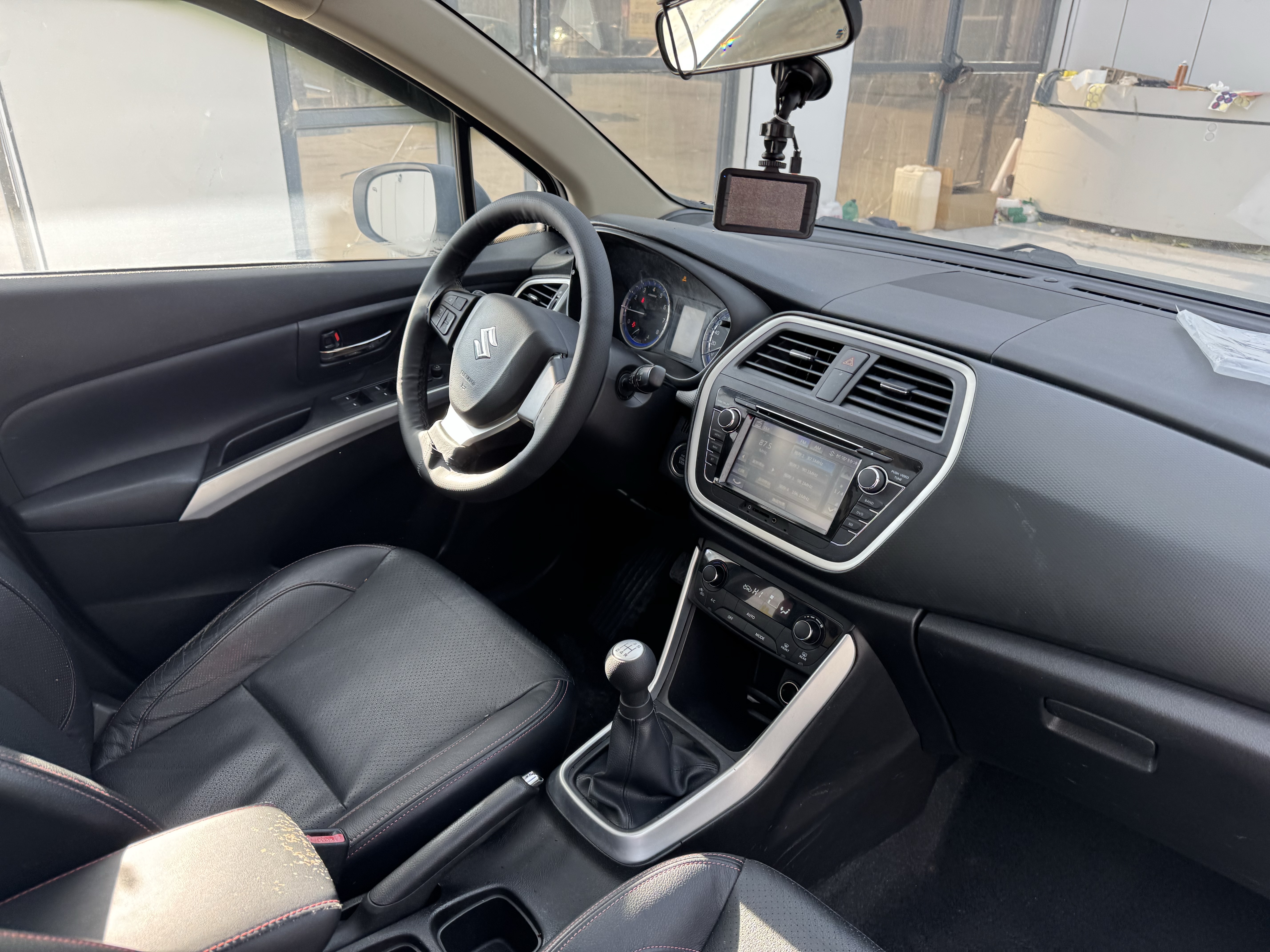 Suzuki S-Cross 2016 صورة سيارة #8