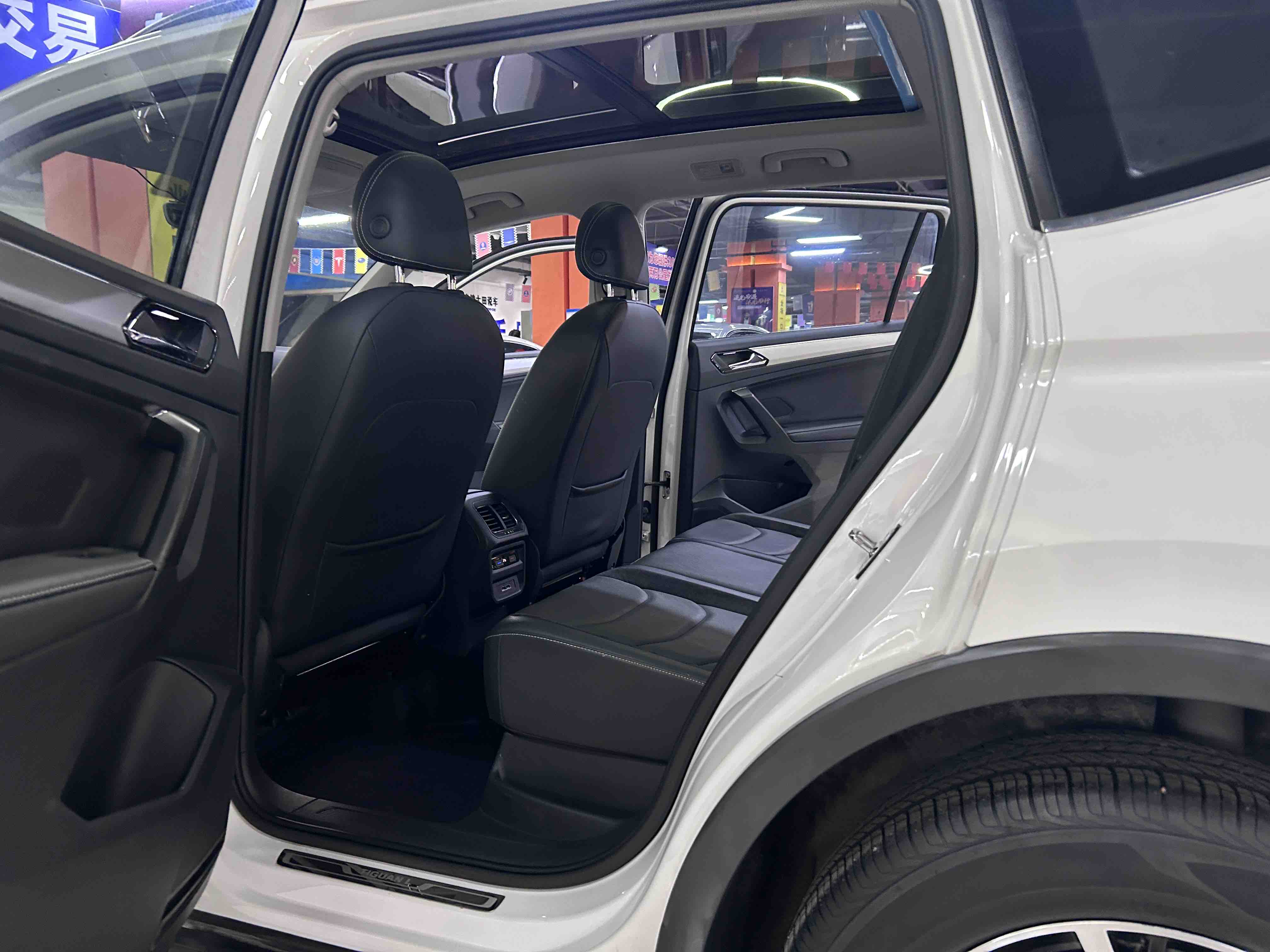 Volkswagen Tiguan L 2017 car image #8