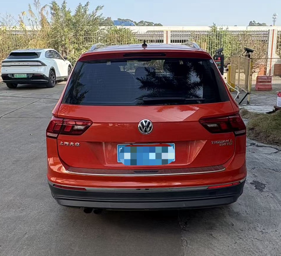 Volkswagen Tiguan L 2017 car image #8