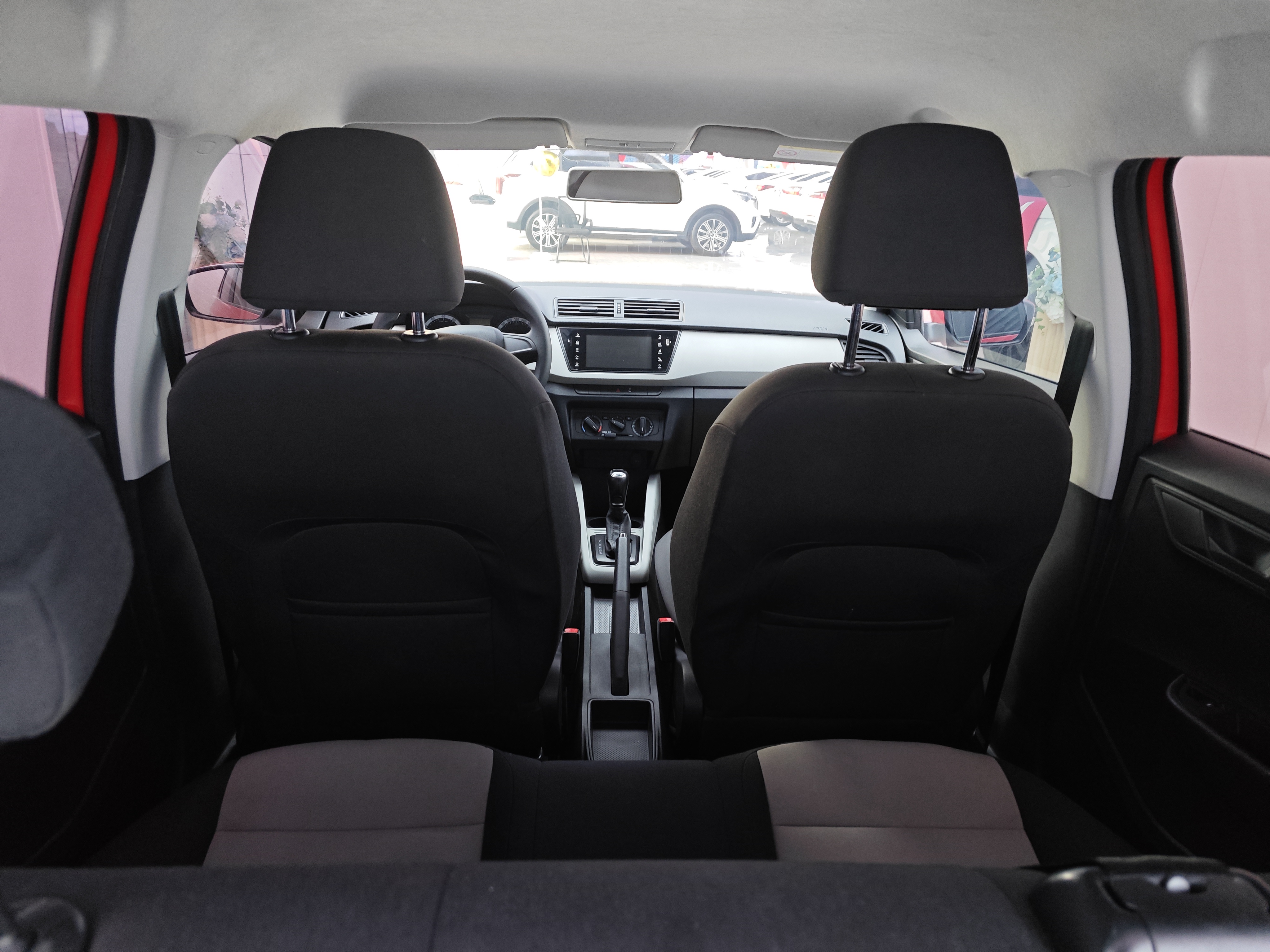 Skoda Fabia 2017 car image #8