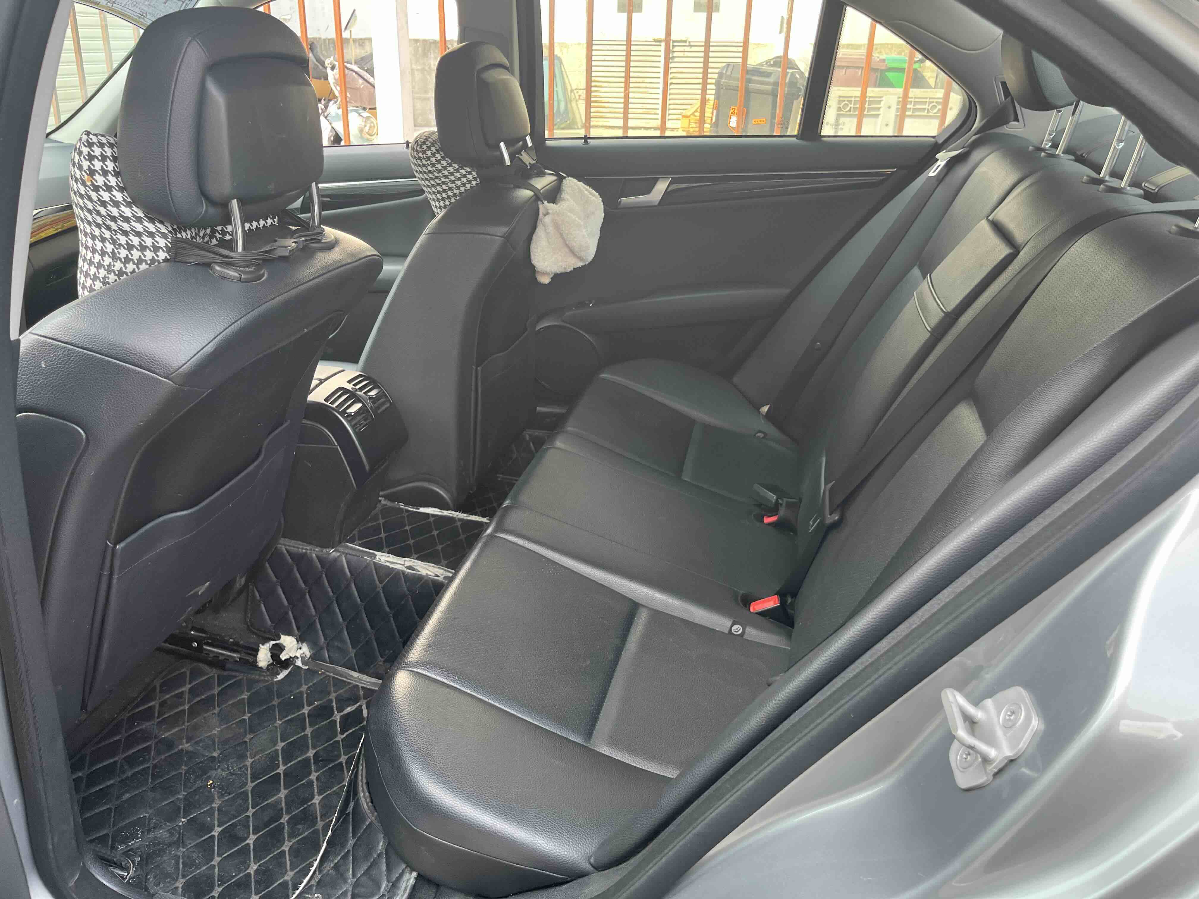 Mercedes-Benz C Class 2014 car image #8