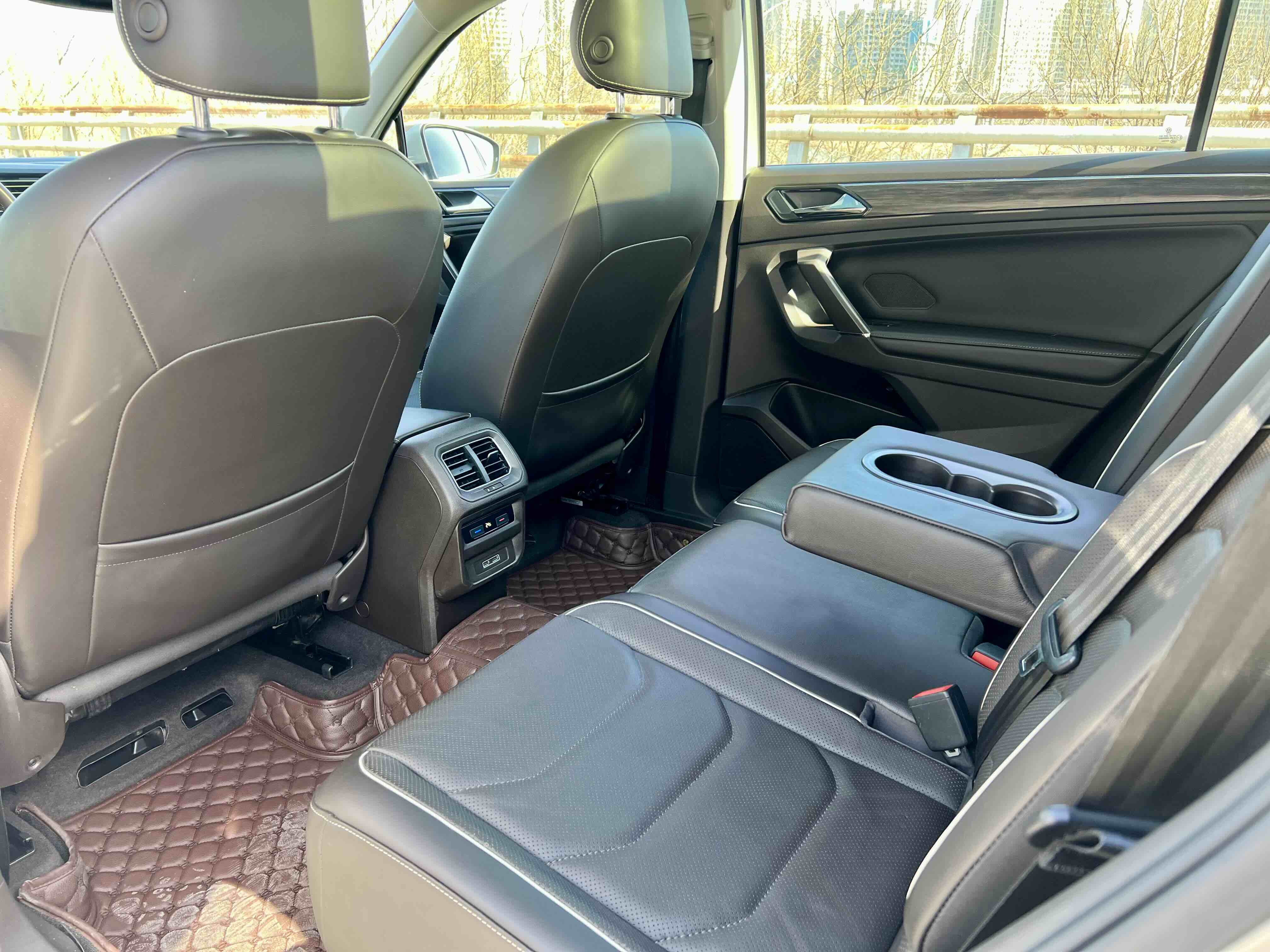 Volkswagen Tiguan L 2017 car image #8