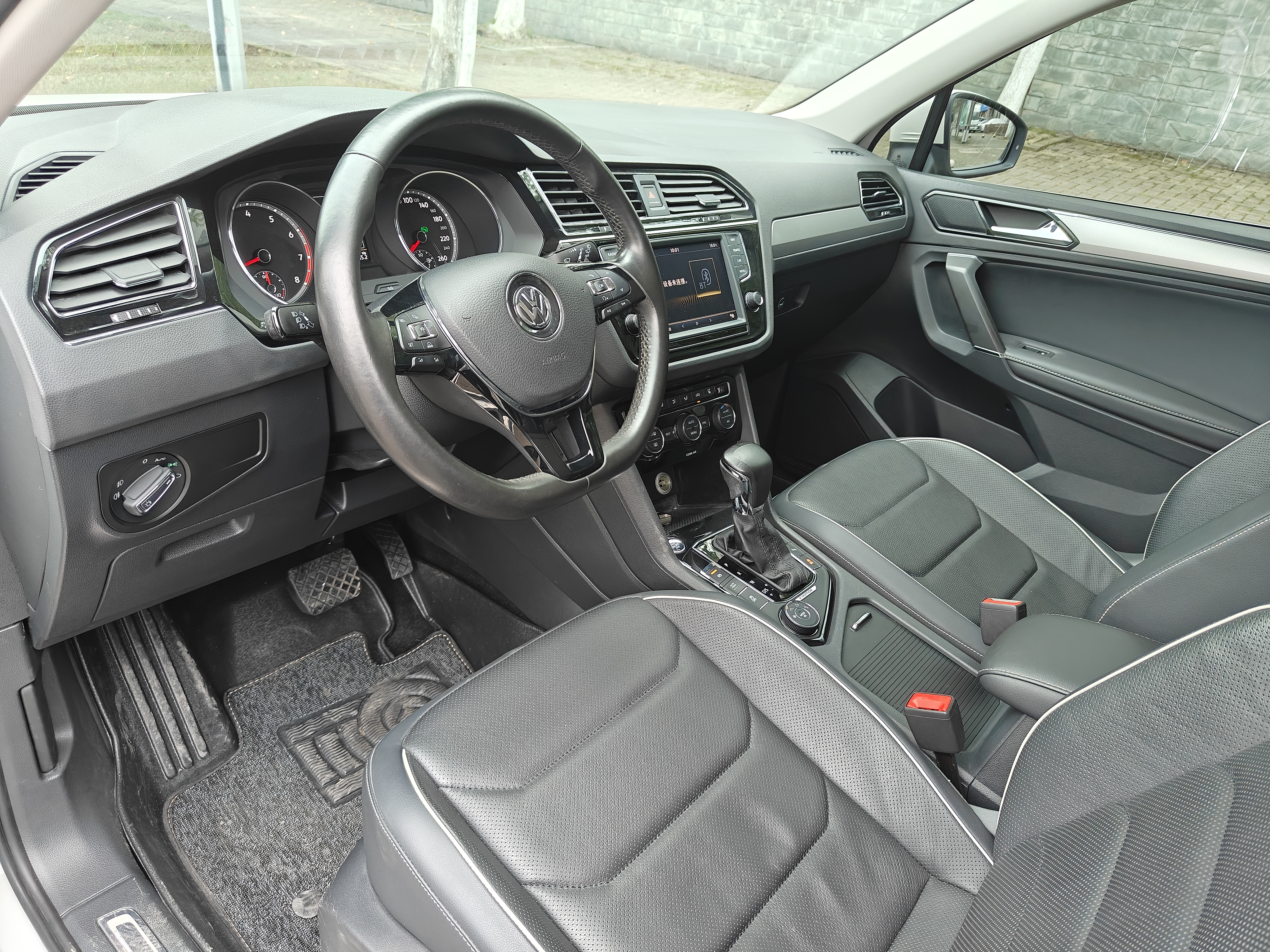 Volkswagen Tiguan L 2017 car image #8