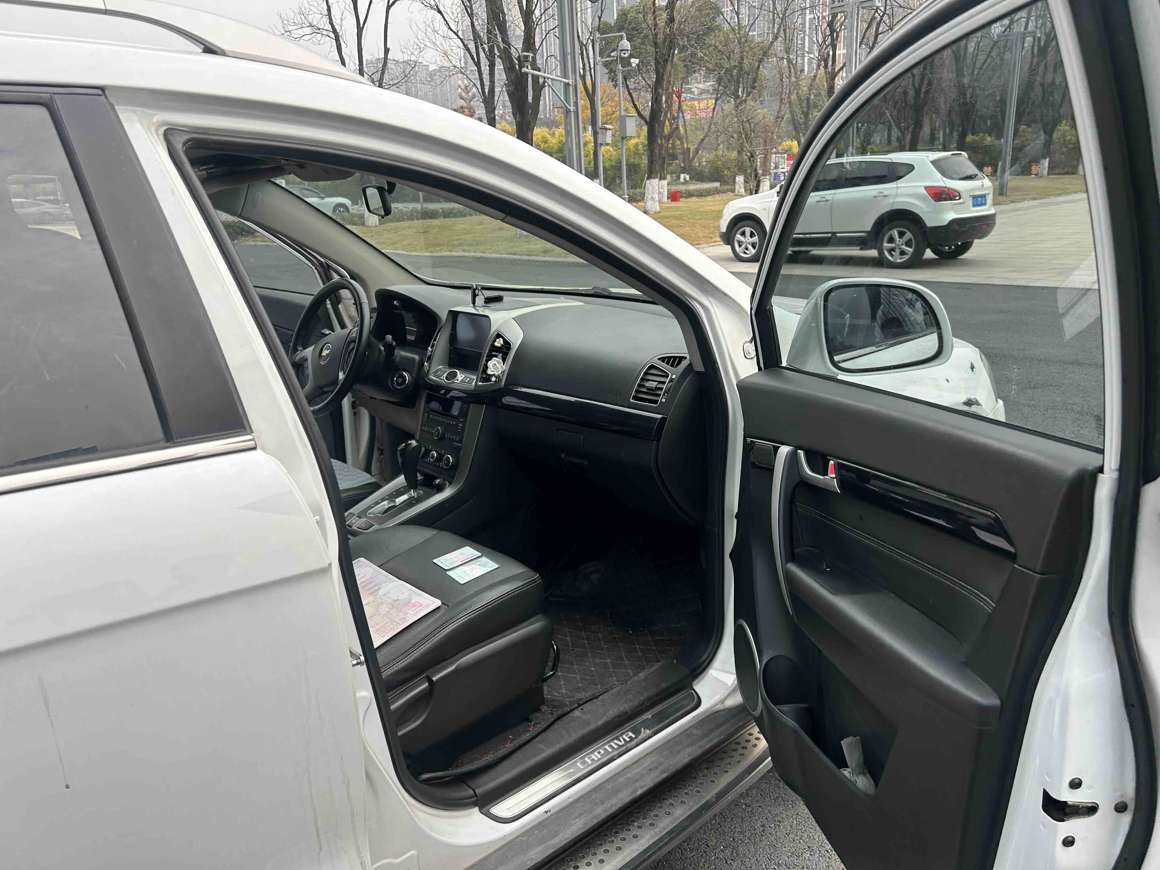 Chevrolet Captiva 2016 car image #8