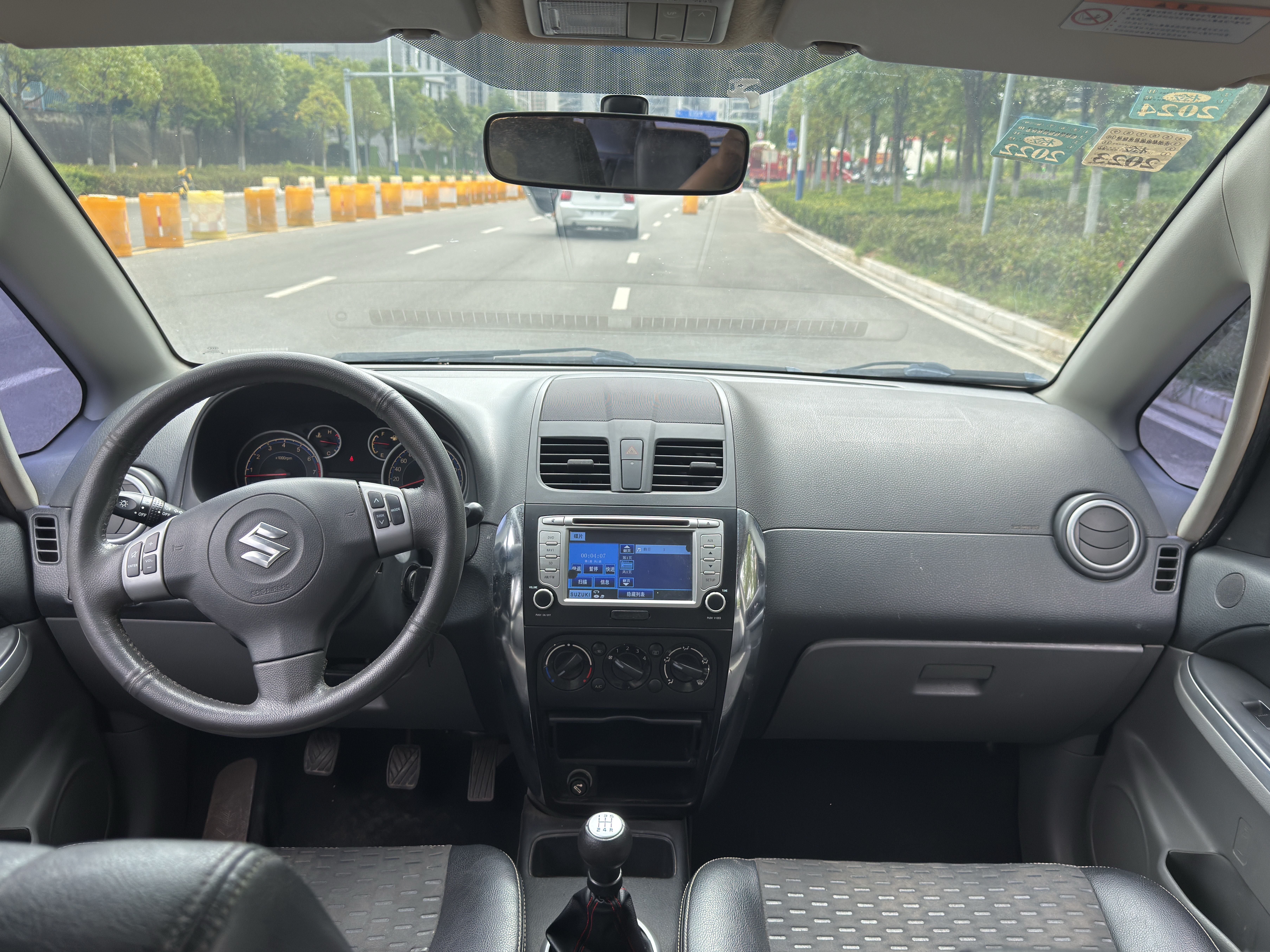 Suzuki SX4 Sedan 2011 imagen de coche #8